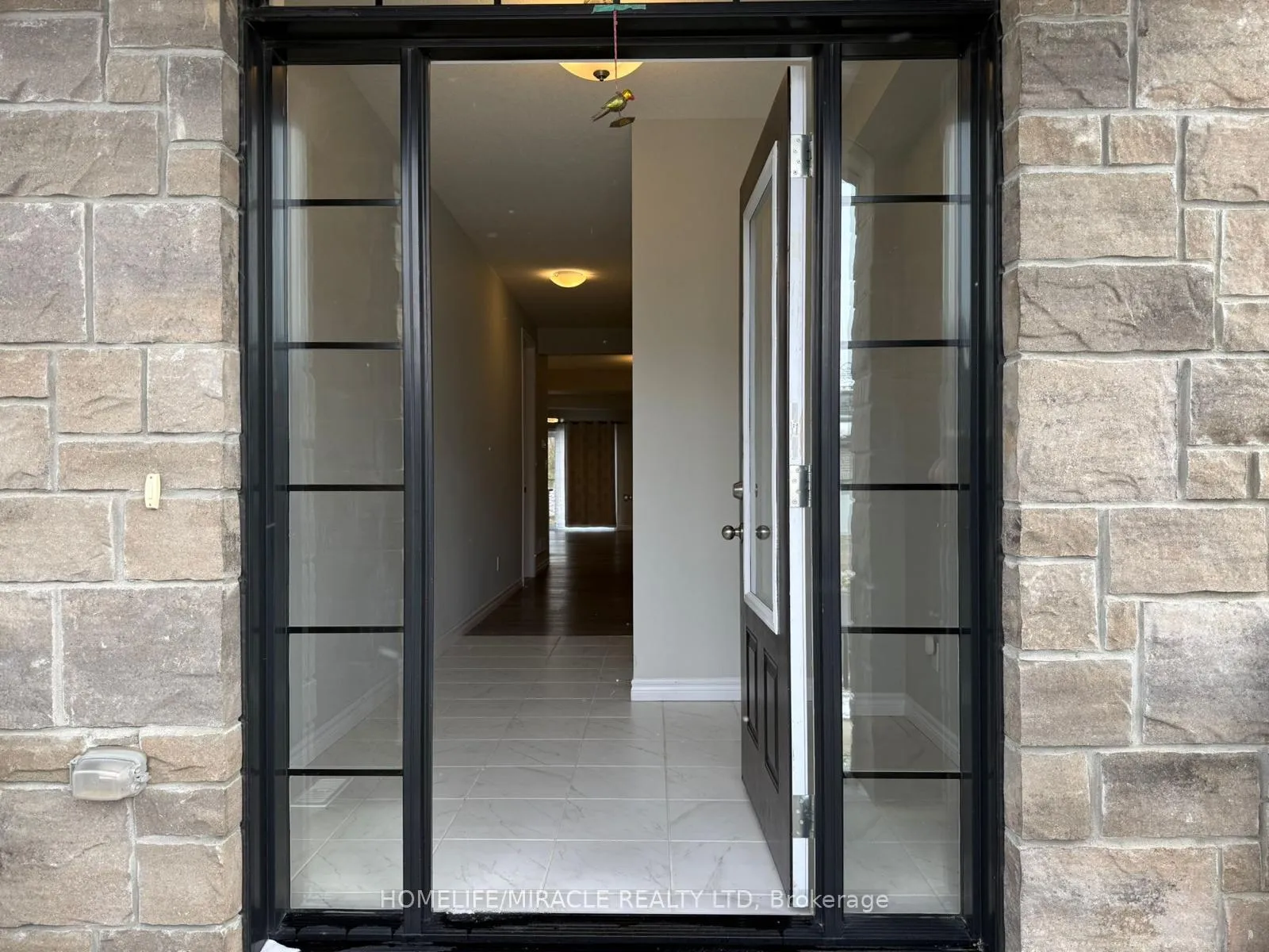 Photo 2 of 174 Forest Creek Drive, Kitchener — HOMEH
