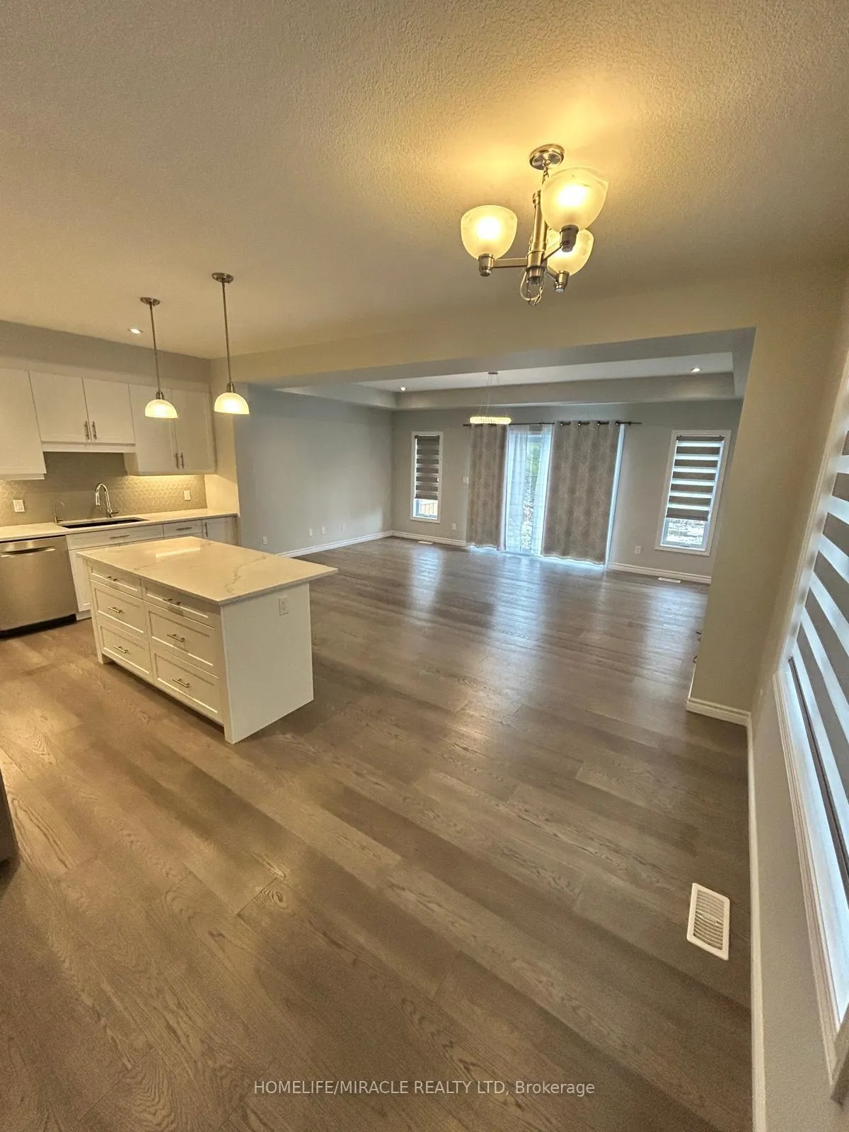 Photo 3 of 174 Forest Creek Drive, Kitchener — HOMEH