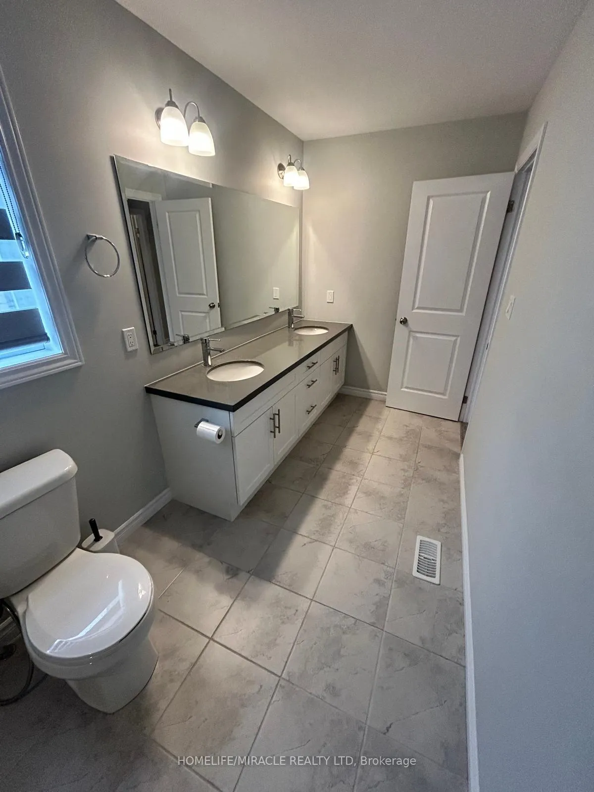 Photo 13 of 174 Forest Creek Drive, Kitchener — HOMEH