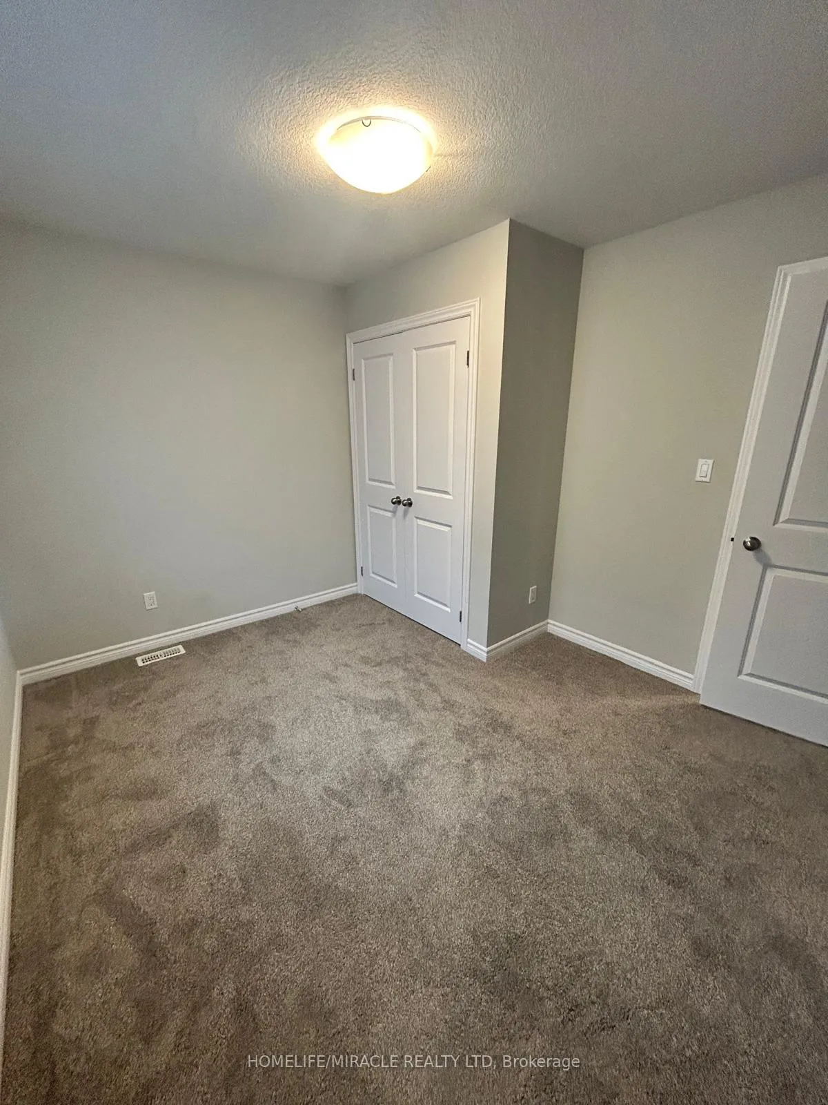 Photo 17 of 174 Forest Creek Drive, Kitchener — HOMEH