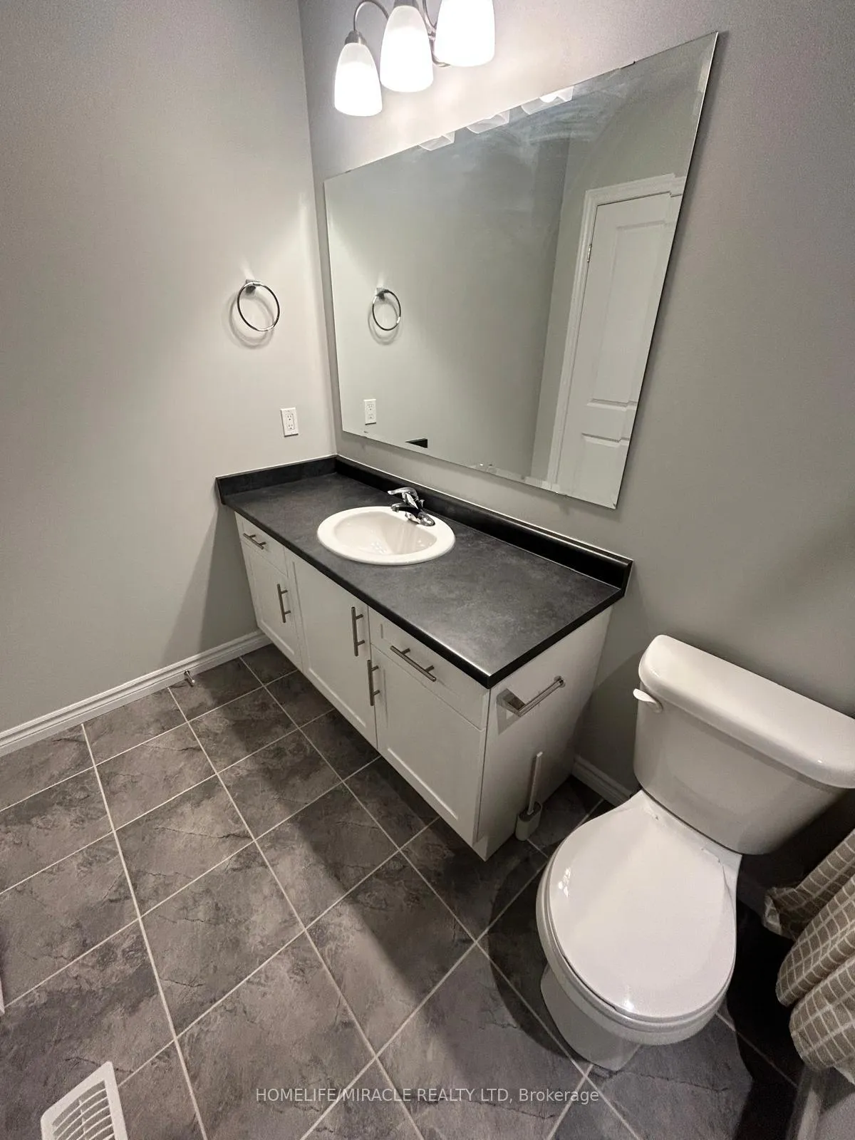 Photo 19 of 174 Forest Creek Drive, Kitchener — HOMEH
