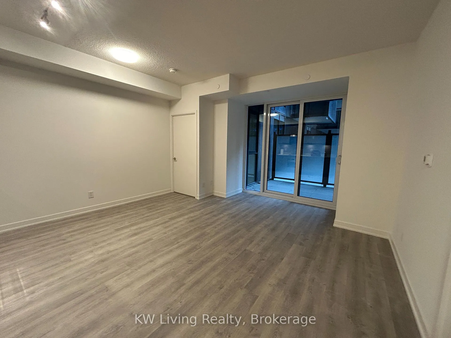 Photo 11 of Unit 504, 8119 Birchmount Road, Markham, Unionville — HOMEH