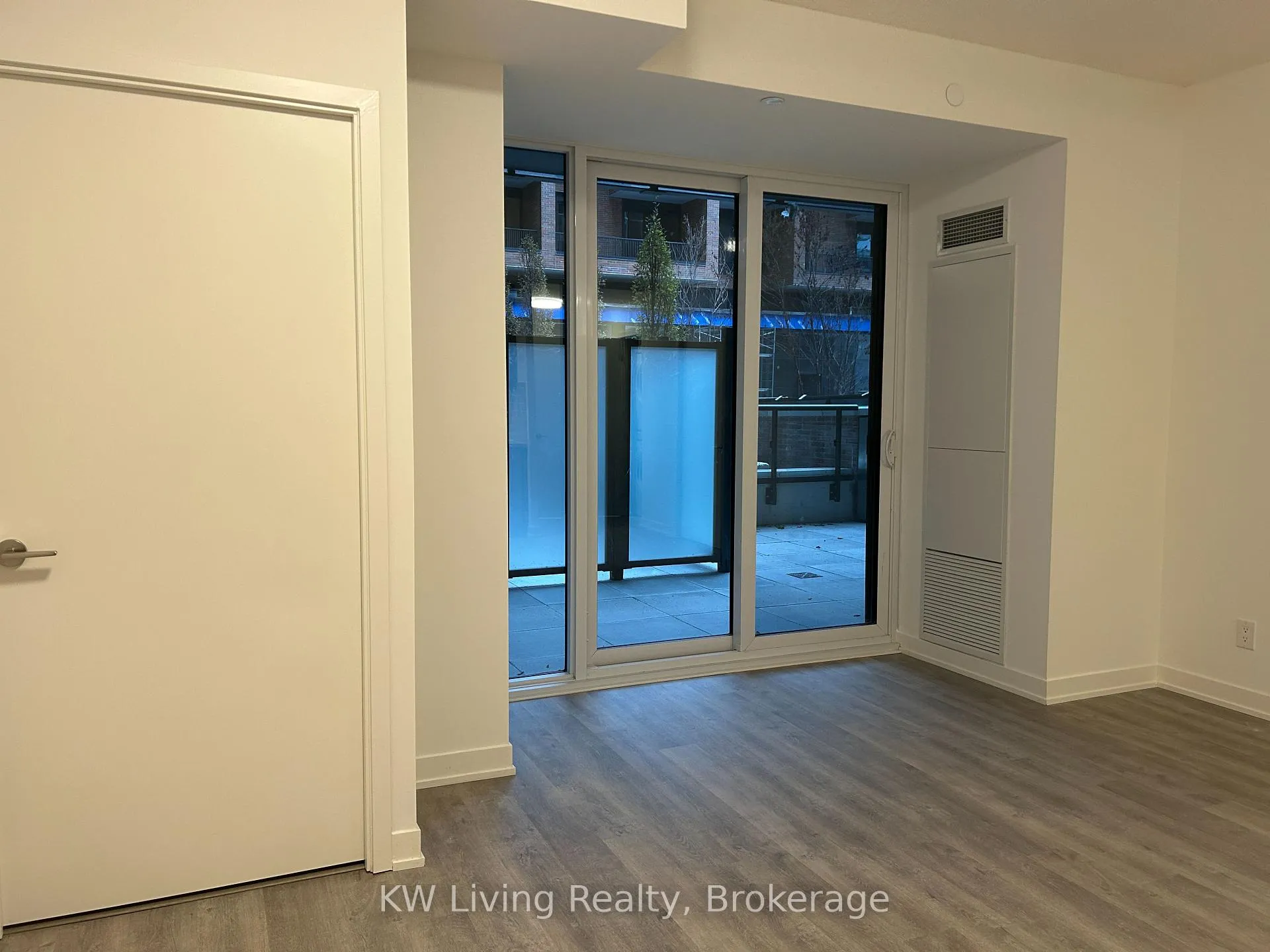 Photo 12 of Unit 504, 8119 Birchmount Road, Markham, Unionville — HOMEH