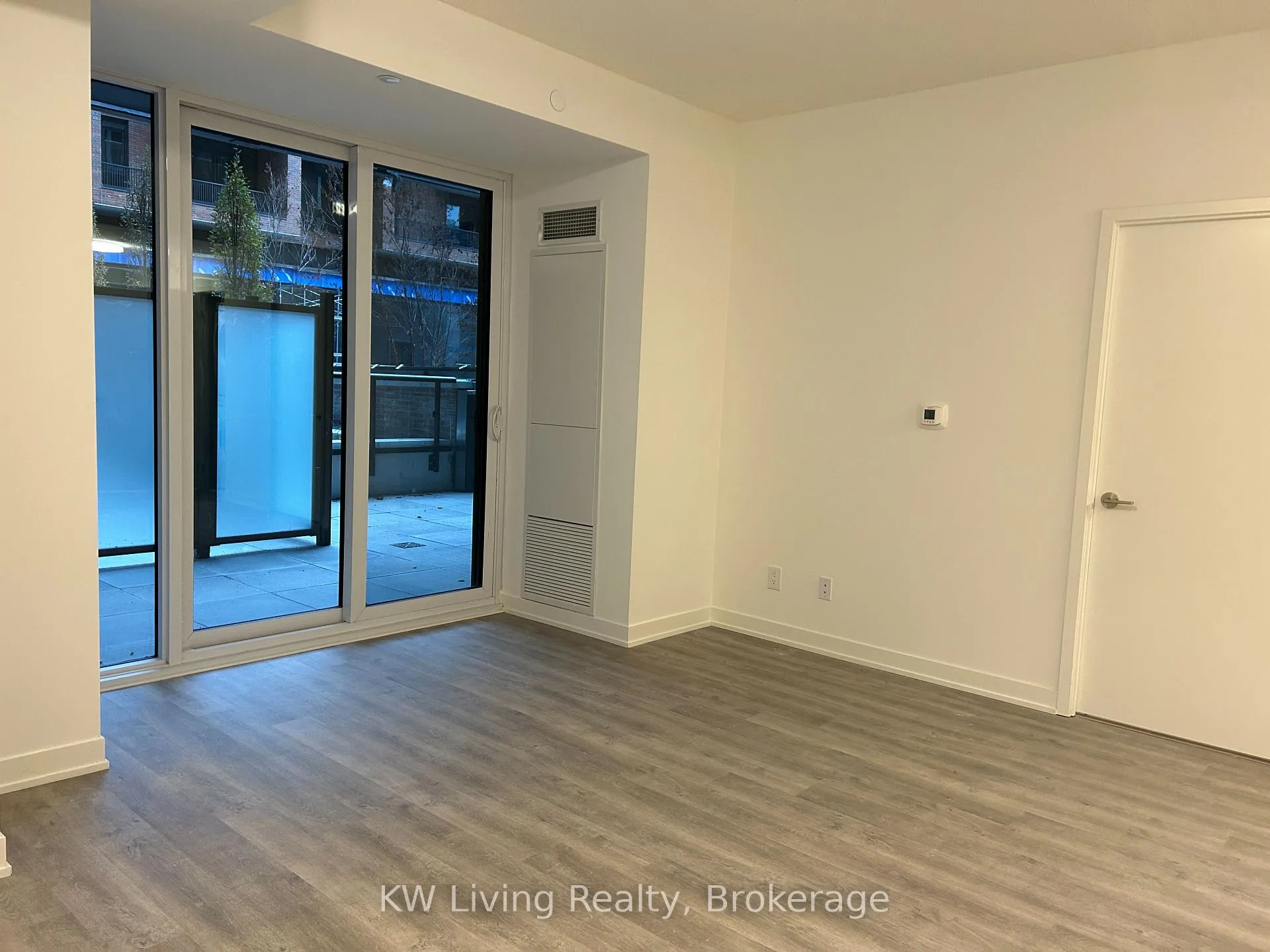 Photo 13 of Unit 504, 8119 Birchmount Road, Markham, Unionville — HOMEH
