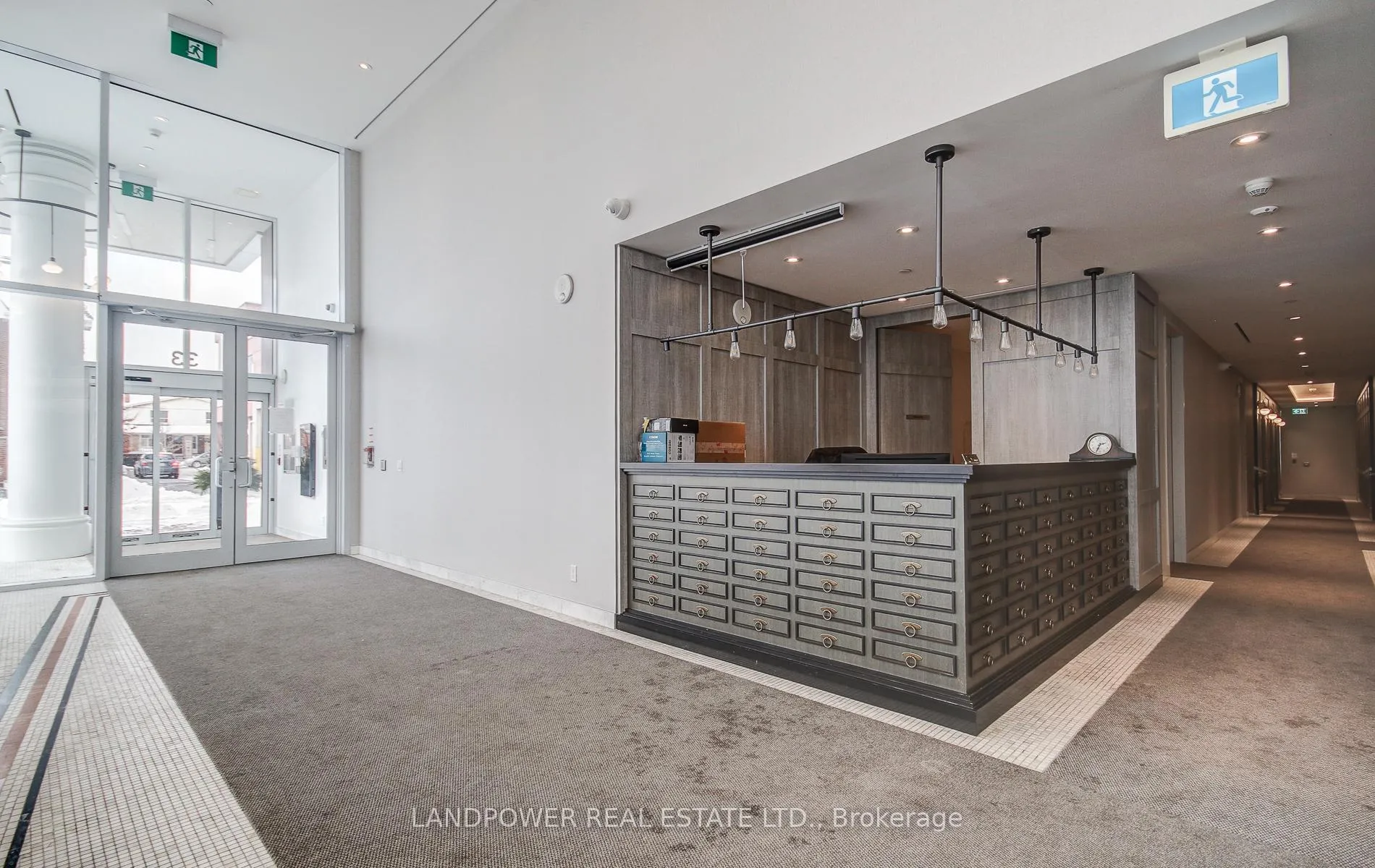 Photo 4 of Unit 1512, 33 Helendale Avenue, Toronto, Yonge-Eglinton — HOMEH