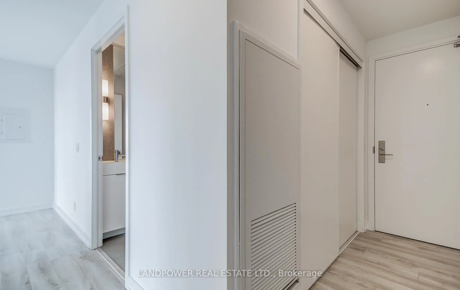Photo 6 of Unit 1512, 33 Helendale Avenue, Toronto, Yonge-Eglinton — HOMEH