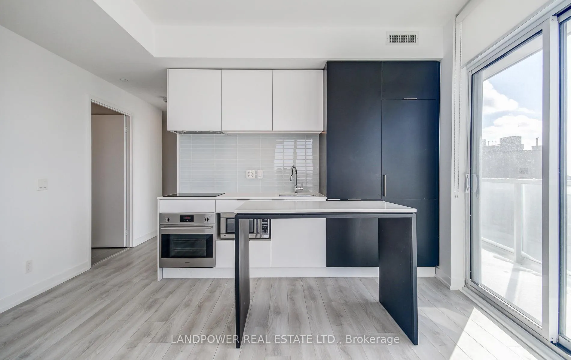Photo 8 of Unit 1512, 33 Helendale Avenue, Toronto, Yonge-Eglinton — HOMEH
