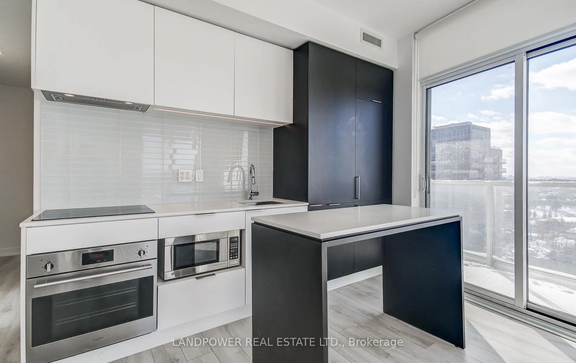 Photo 10 of Unit 1512, 33 Helendale Avenue, Toronto, Yonge-Eglinton — HOMEH