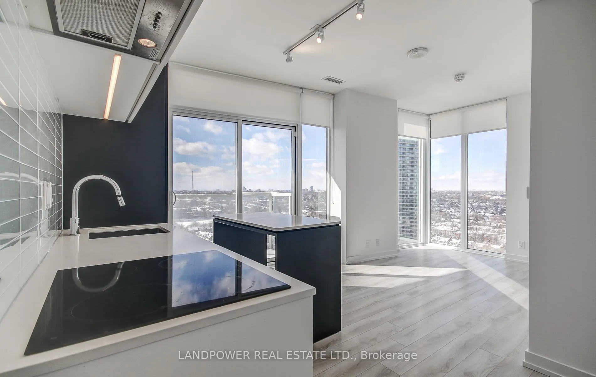Photo 12 of Unit 1512, 33 Helendale Avenue, Toronto, Yonge-Eglinton — HOMEH
