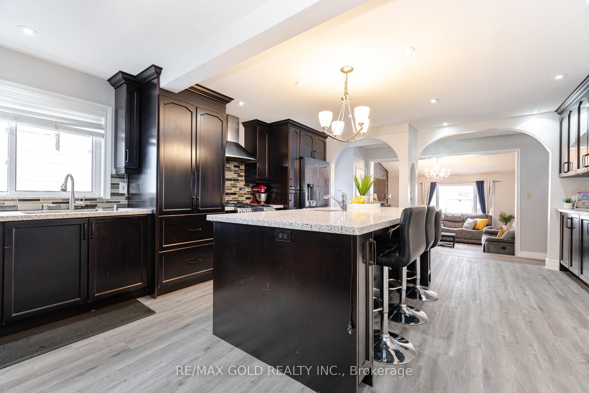 Photo 12 of 27 Brock Street, Ajax, Central — HOMEH