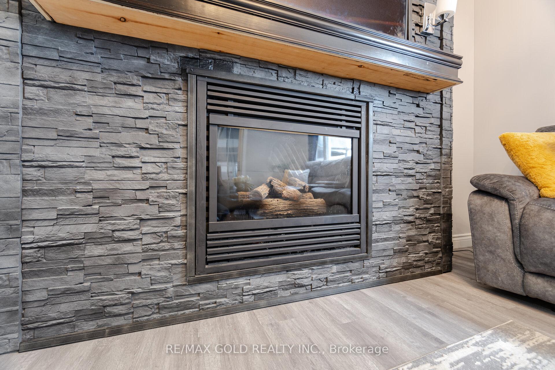 Photo 16 of 27 Brock Street, Ajax, Central — HOMEH