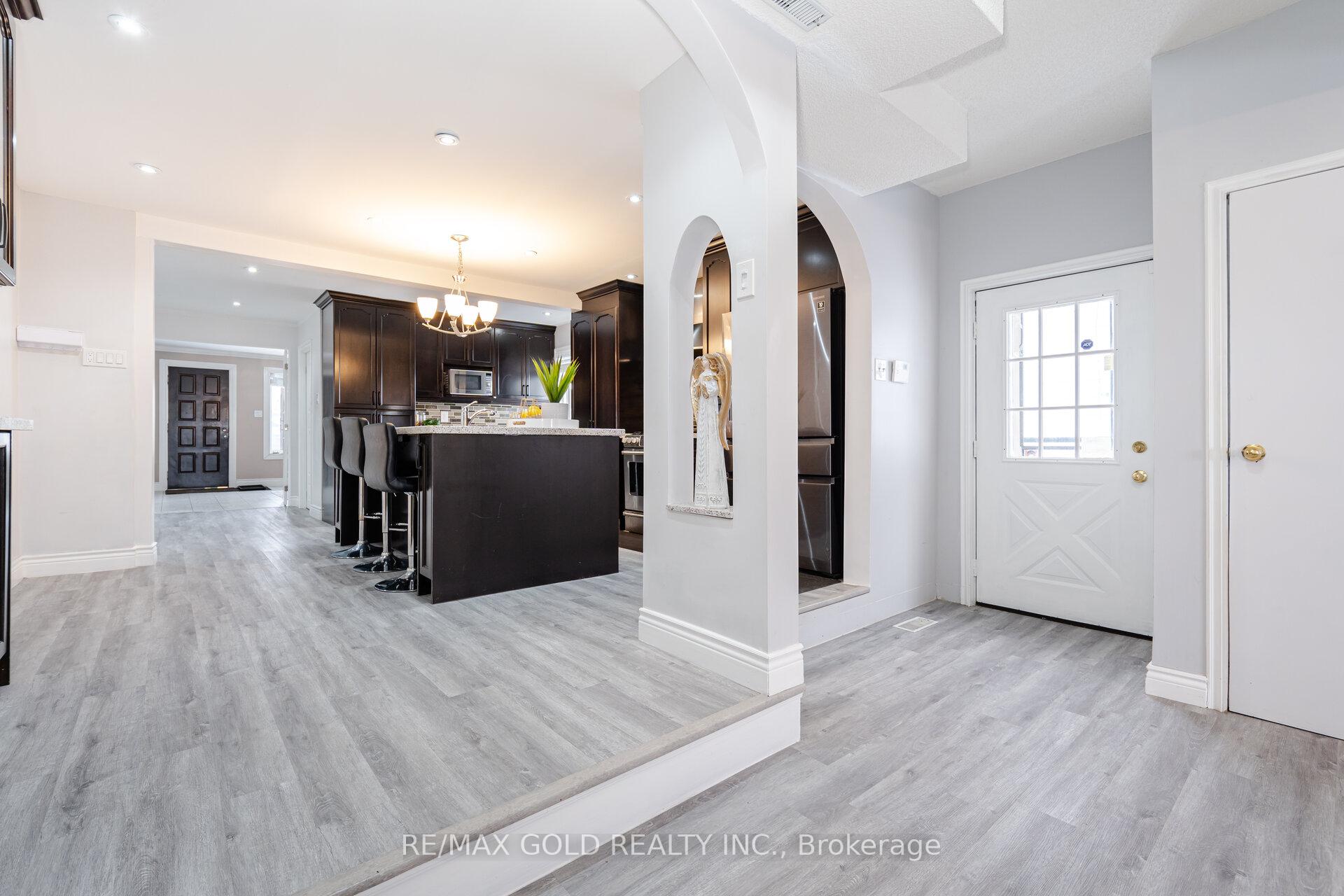 Photo 17 of 27 Brock Street, Ajax, Central — HOMEH