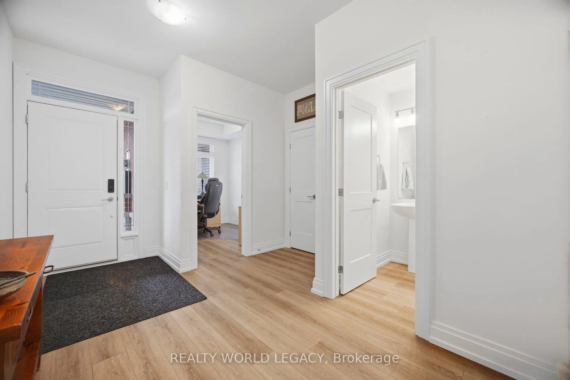 Photo 6 of 37 Westfield Crescent, Hamilton, Waterdown — HOMEH