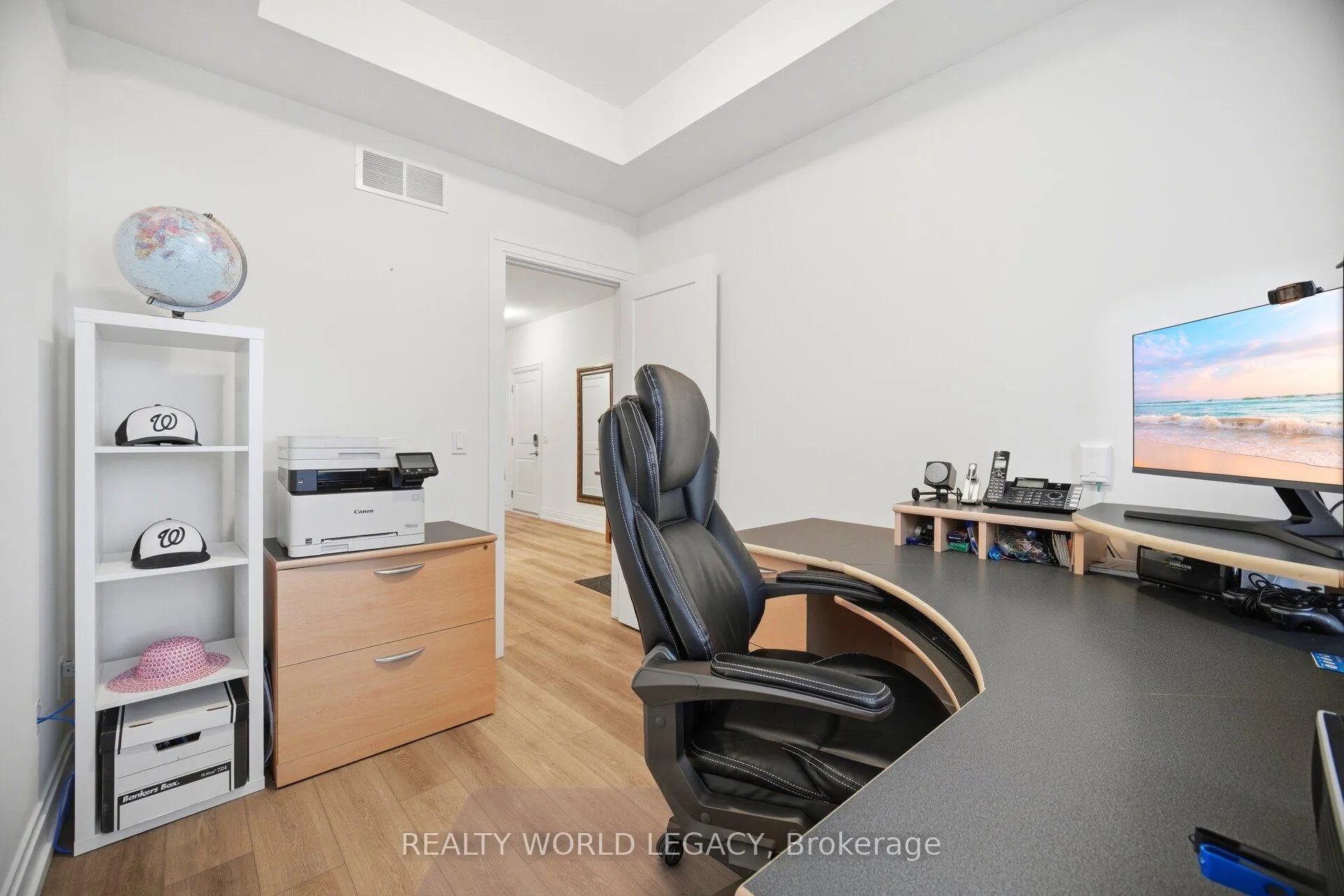 Photo 9 of 37 Westfield Crescent, Hamilton, Waterdown — HOMEH