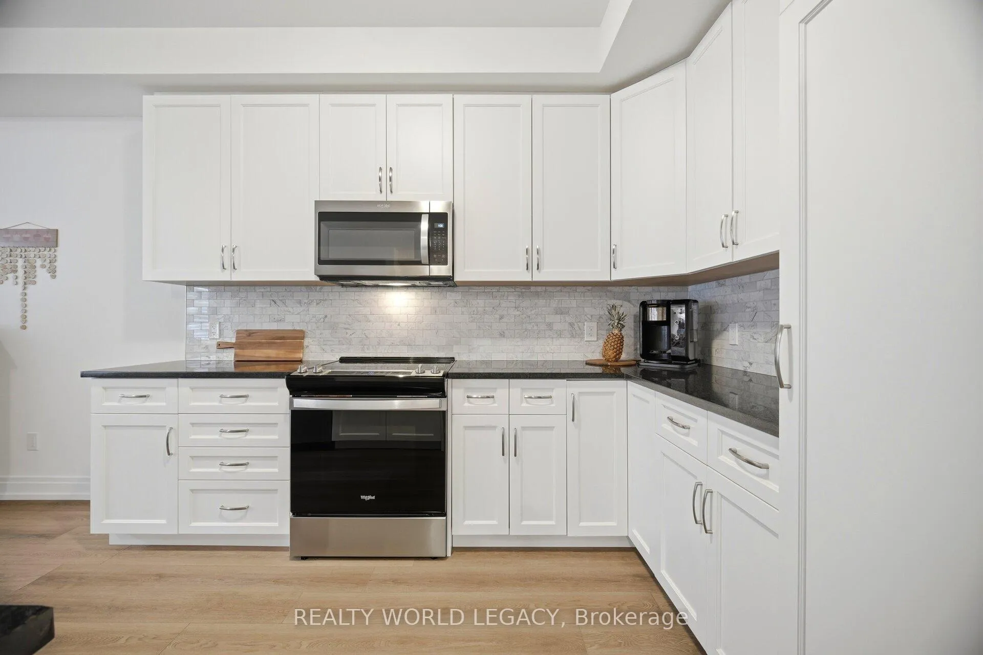 Photo 11 of 37 Westfield Crescent, Hamilton, Waterdown — HOMEH