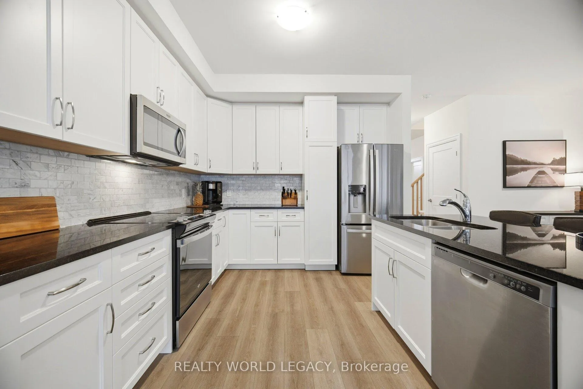 Photo 12 of 37 Westfield Crescent, Hamilton, Waterdown — HOMEH