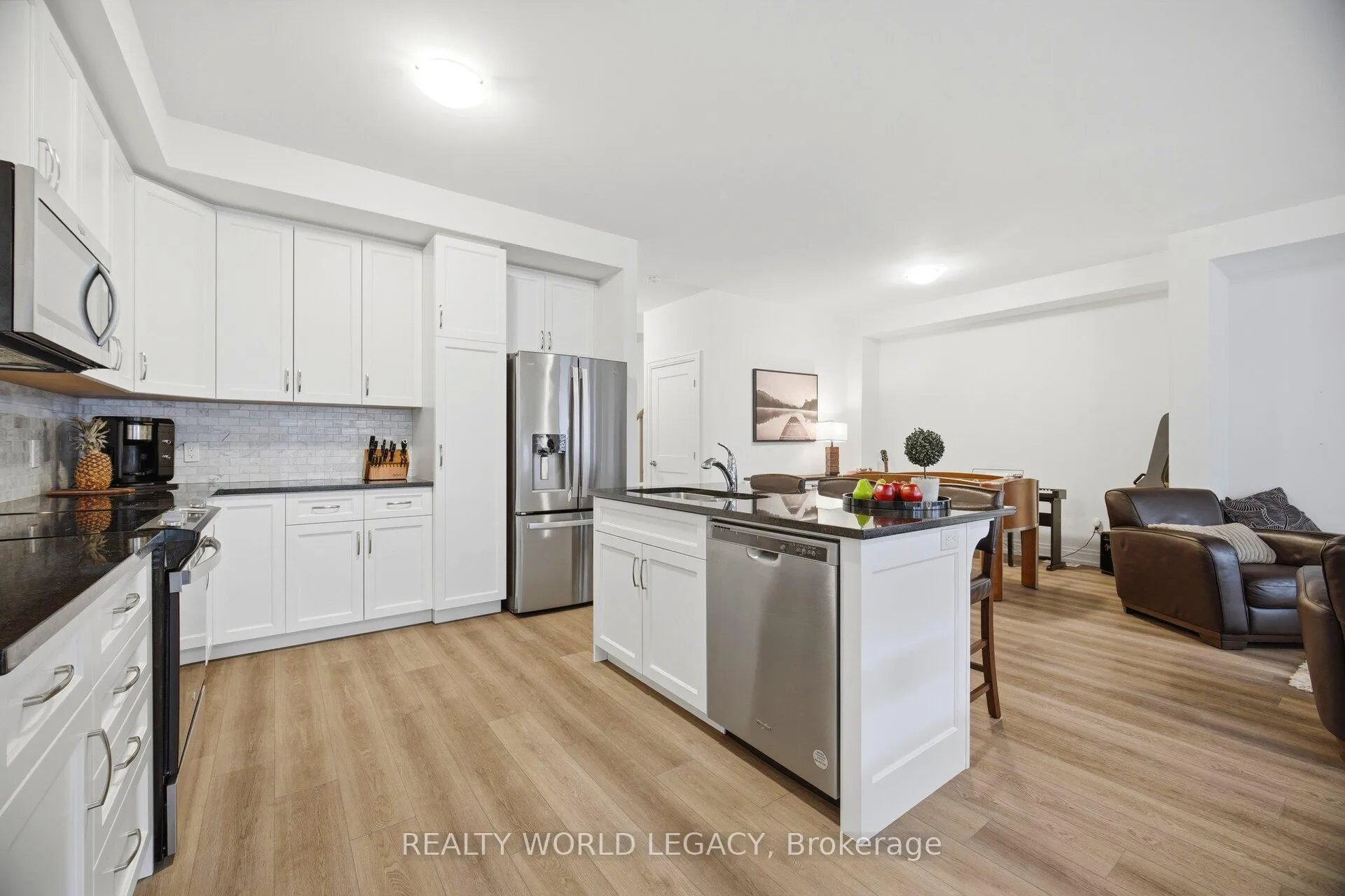 Photo 13 of 37 Westfield Crescent, Hamilton, Waterdown — HOMEH
