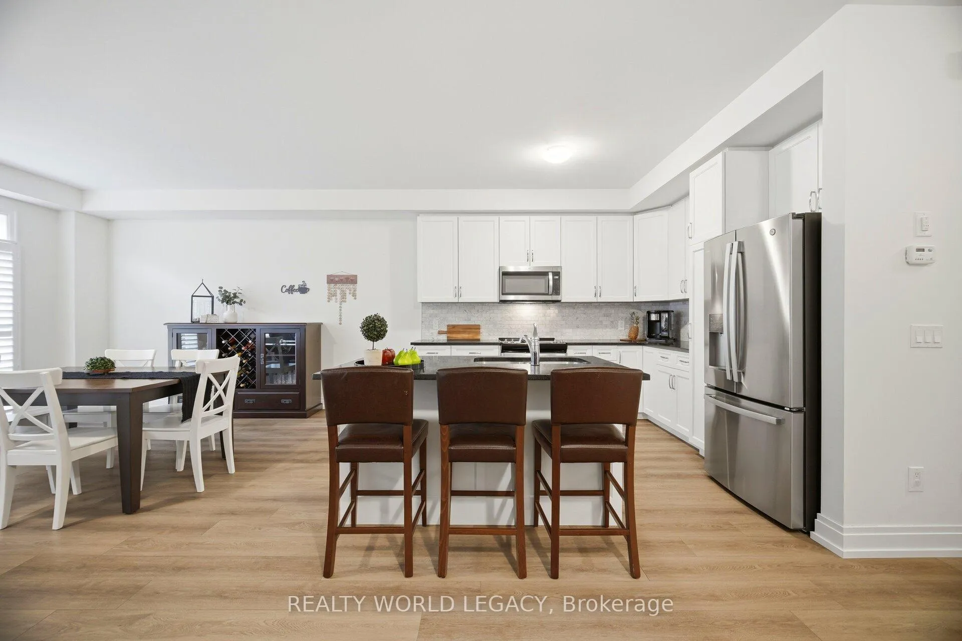 Photo 14 of 37 Westfield Crescent, Hamilton, Waterdown — HOMEH