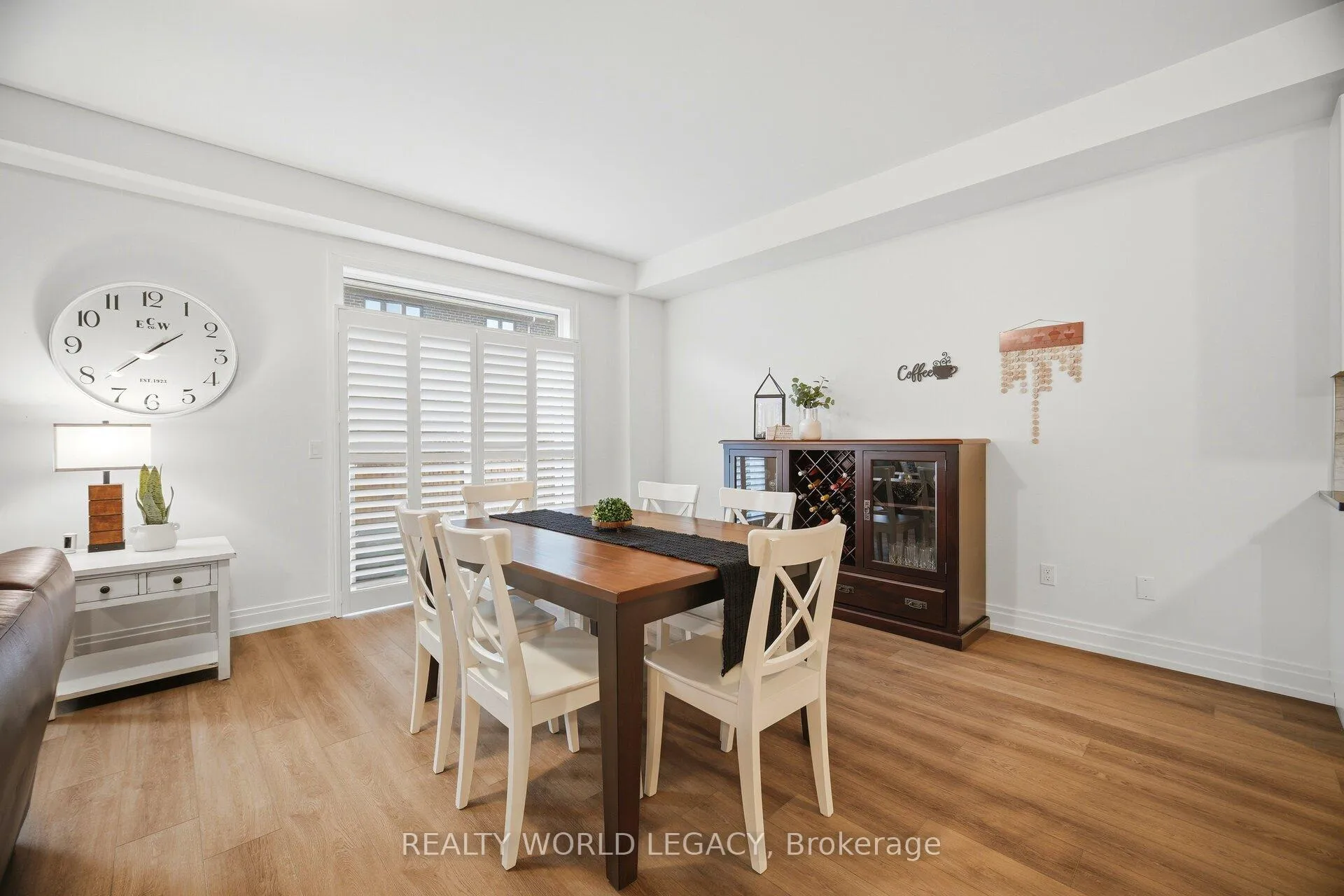 Photo 15 of 37 Westfield Crescent, Hamilton, Waterdown — HOMEH