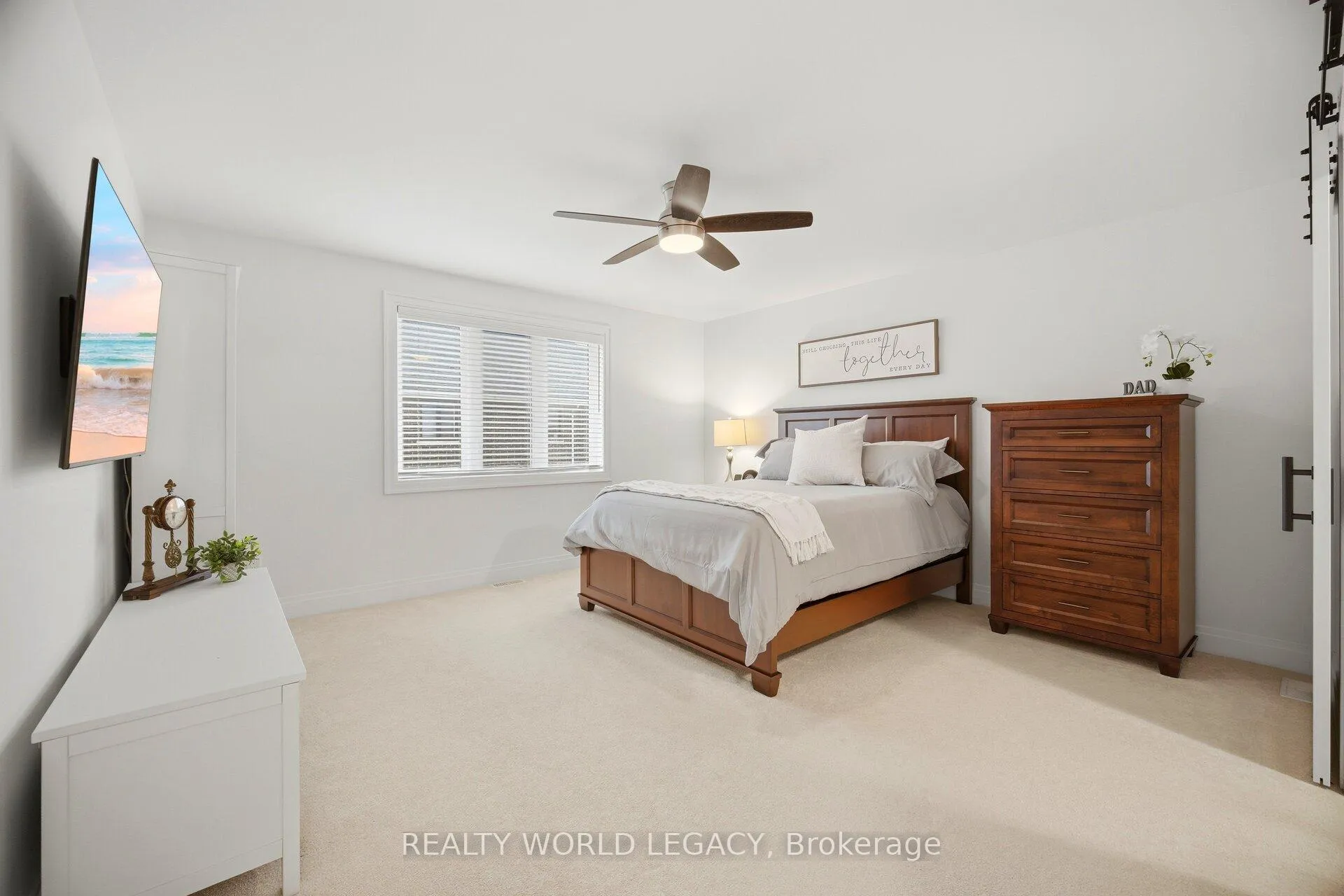 Photo 23 of 37 Westfield Crescent, Hamilton, Waterdown — HOMEH