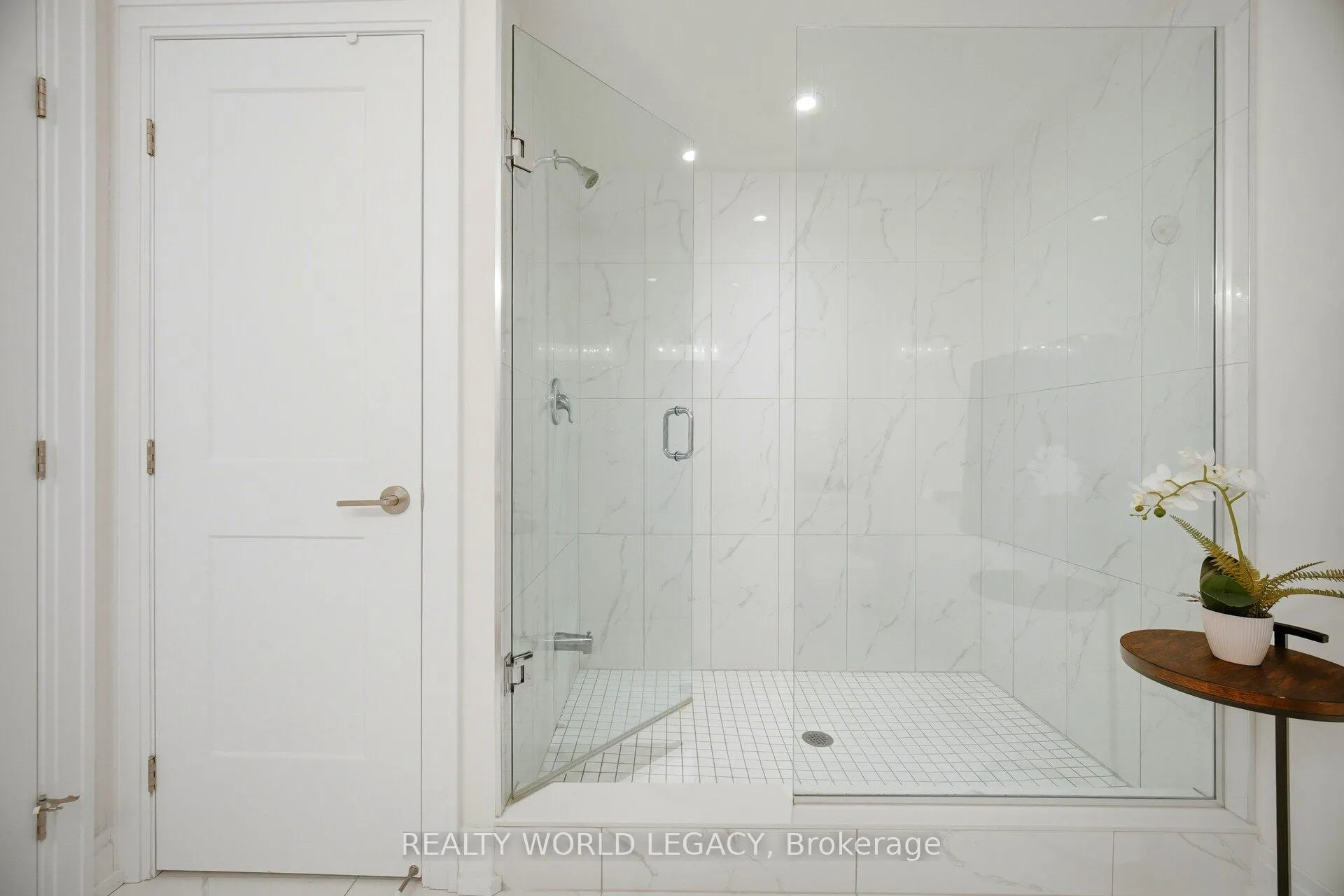 Photo 28 of 37 Westfield Crescent, Hamilton, Waterdown — HOMEH