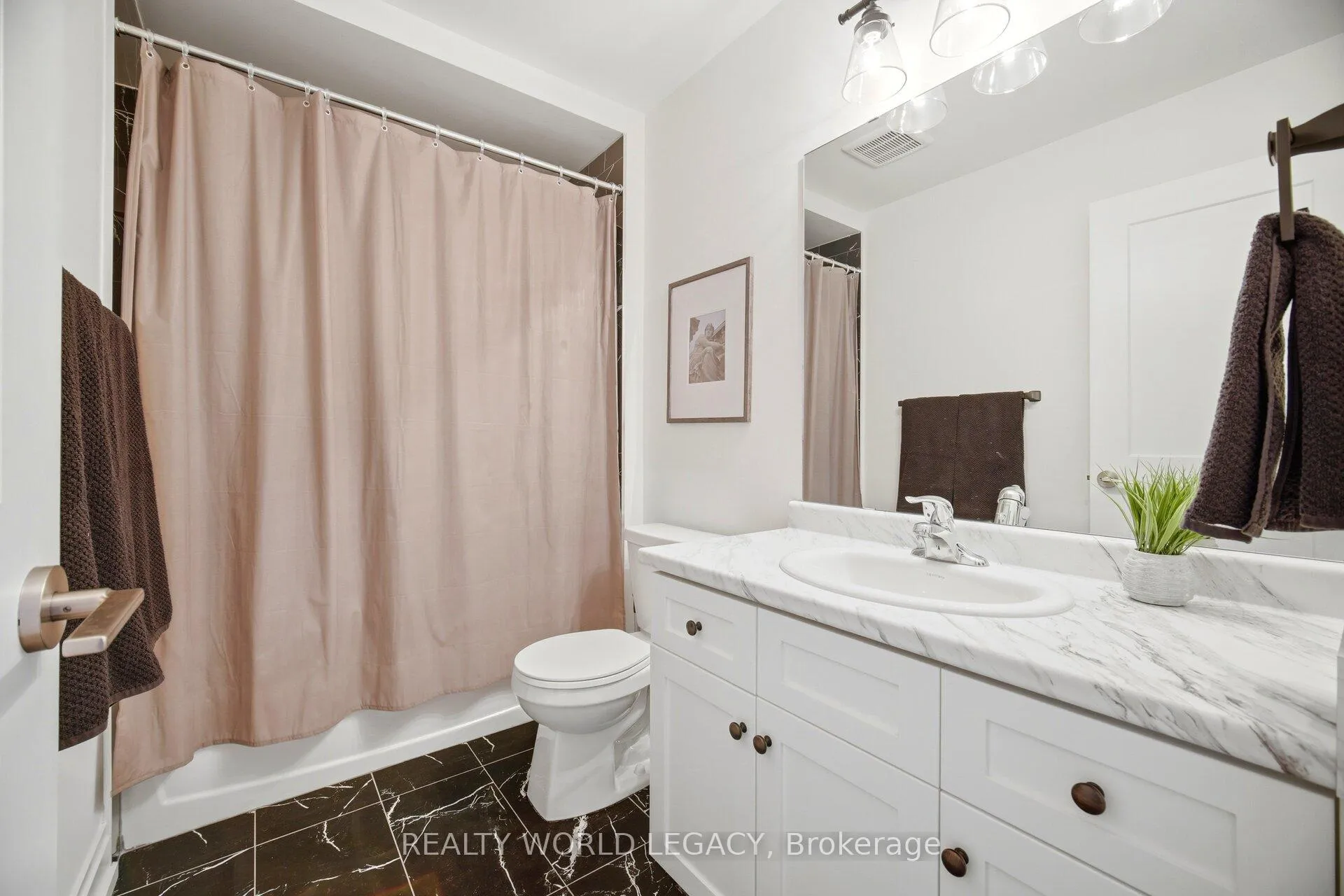 Photo 32 of 37 Westfield Crescent, Hamilton, Waterdown — HOMEH
