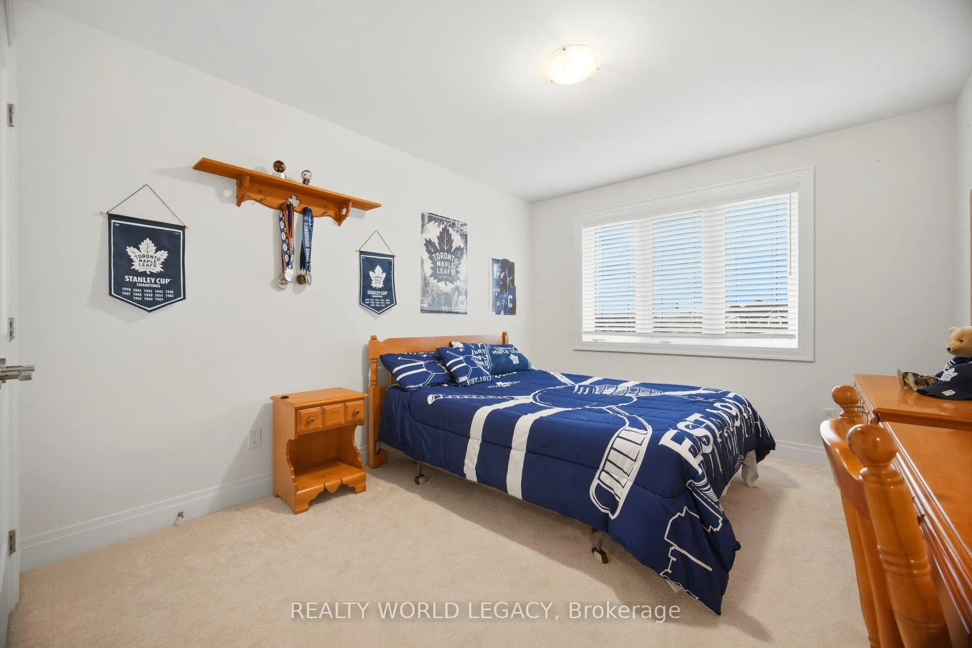 Photo 33 of 37 Westfield Crescent, Hamilton, Waterdown — HOMEH