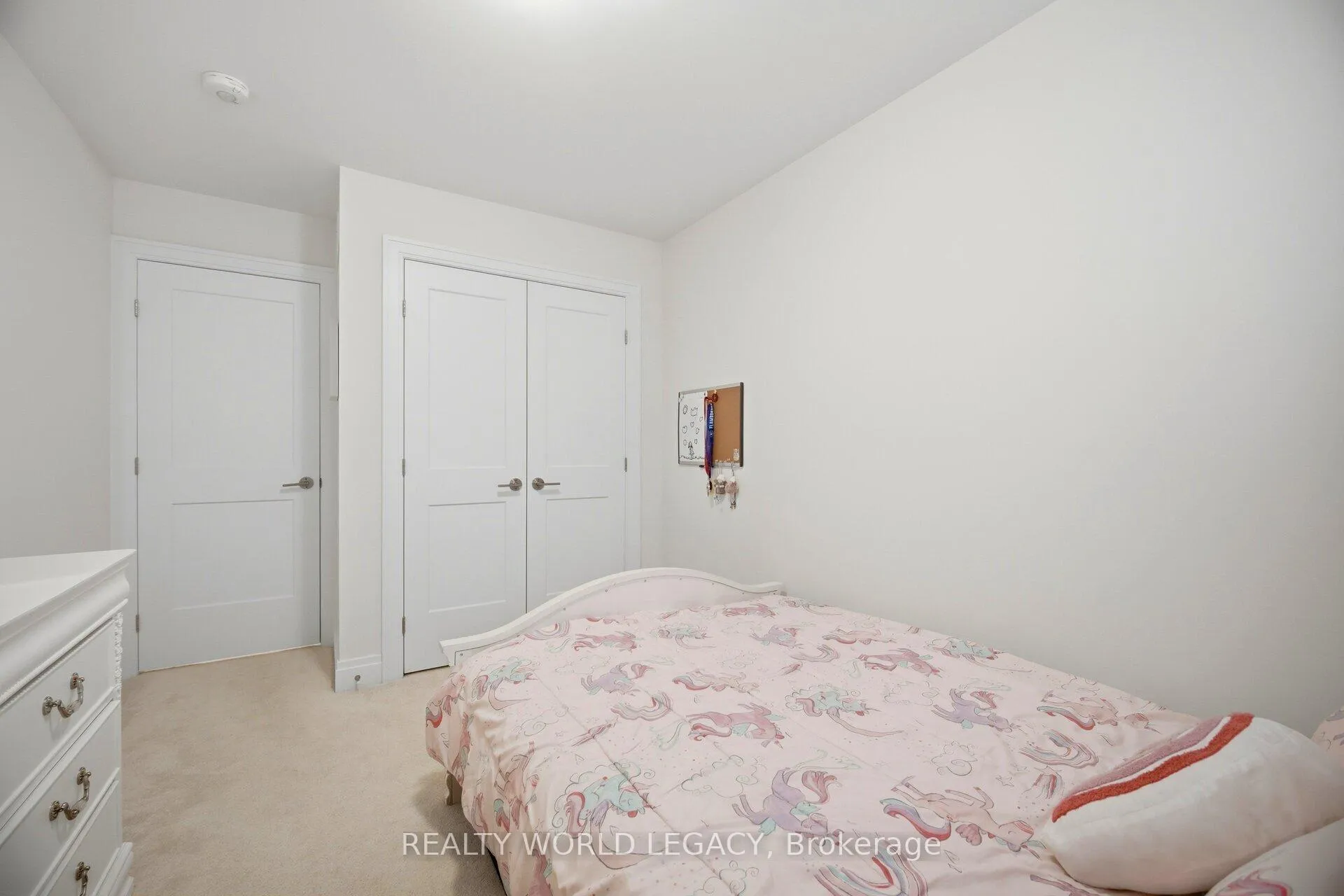 Photo 36 of 37 Westfield Crescent, Hamilton, Waterdown — HOMEH