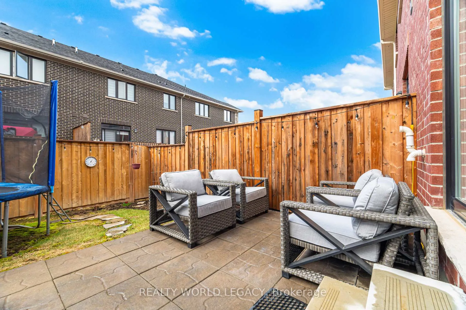 Photo 43 of 37 Westfield Crescent, Hamilton, Waterdown — HOMEH