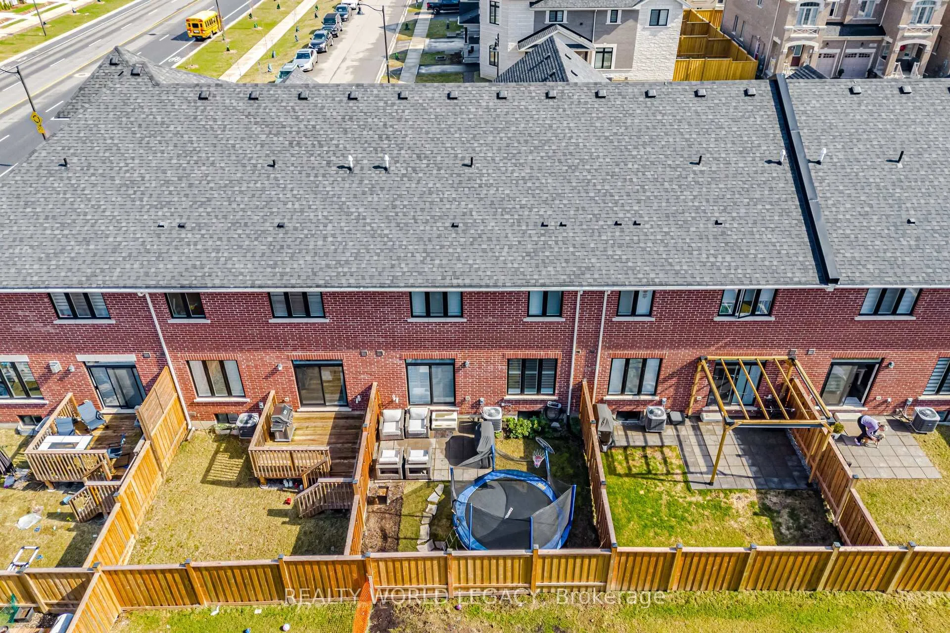 Photo 46 of 37 Westfield Crescent, Hamilton, Waterdown — HOMEH
