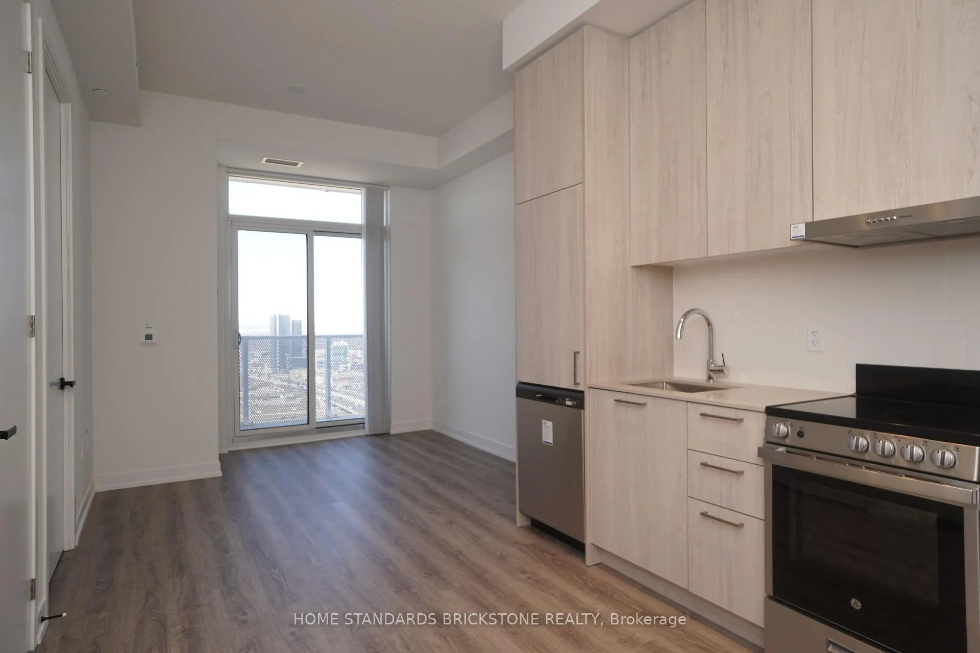 Photo 3 of Unit 3207, 195 Commerce Street, Vaughan, Vaughan Corporate Centre — HOMEH