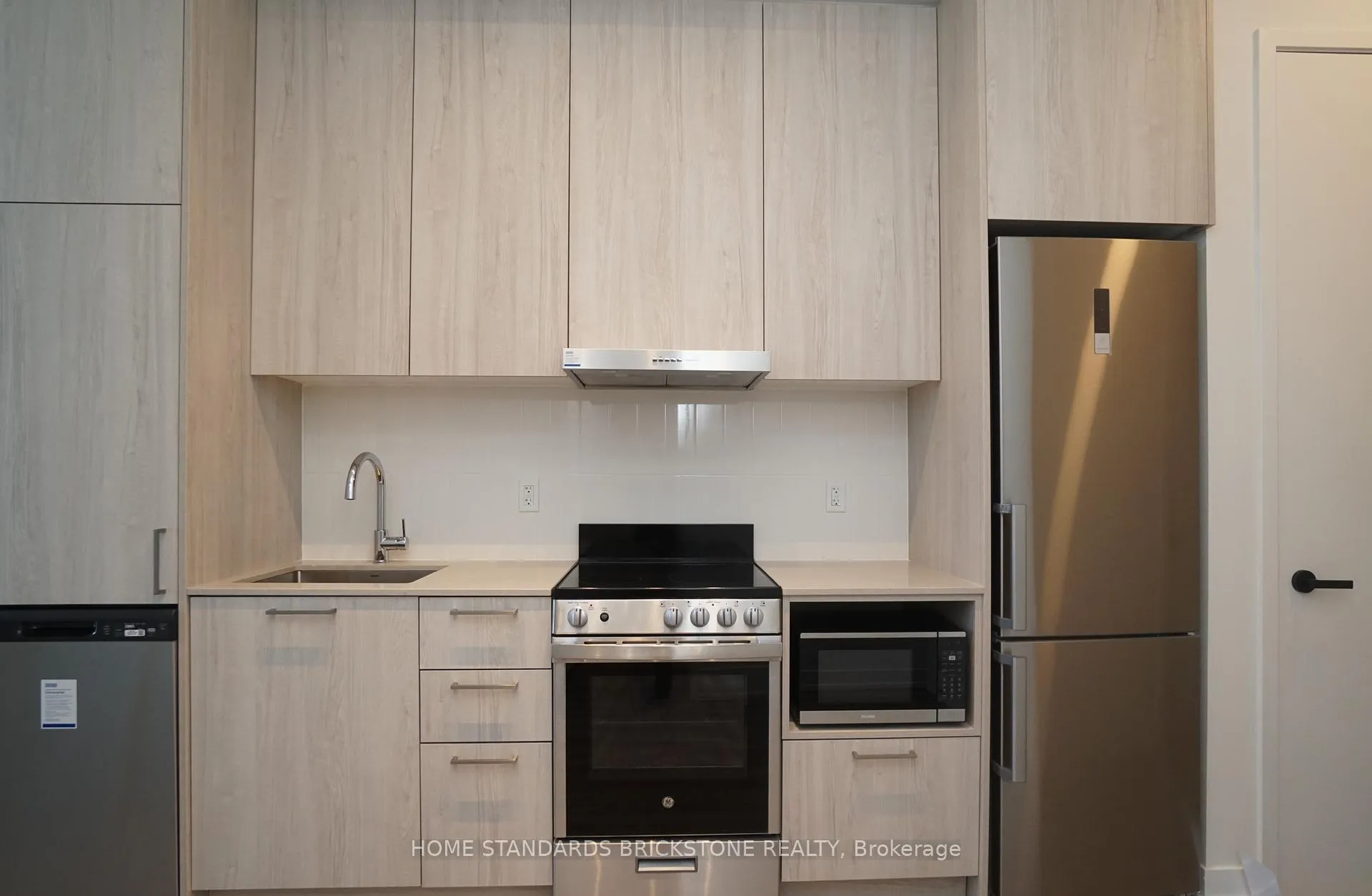 Photo 4 of Unit 3207, 195 Commerce Street, Vaughan, Vaughan Corporate Centre — HOMEH