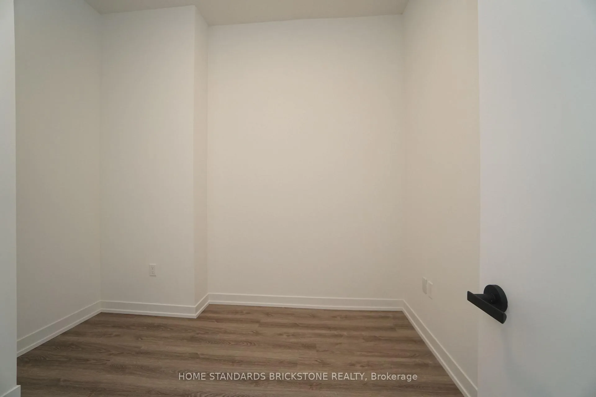 Photo 11 of Unit 3207, 195 Commerce Street, Vaughan, Vaughan Corporate Centre — HOMEH