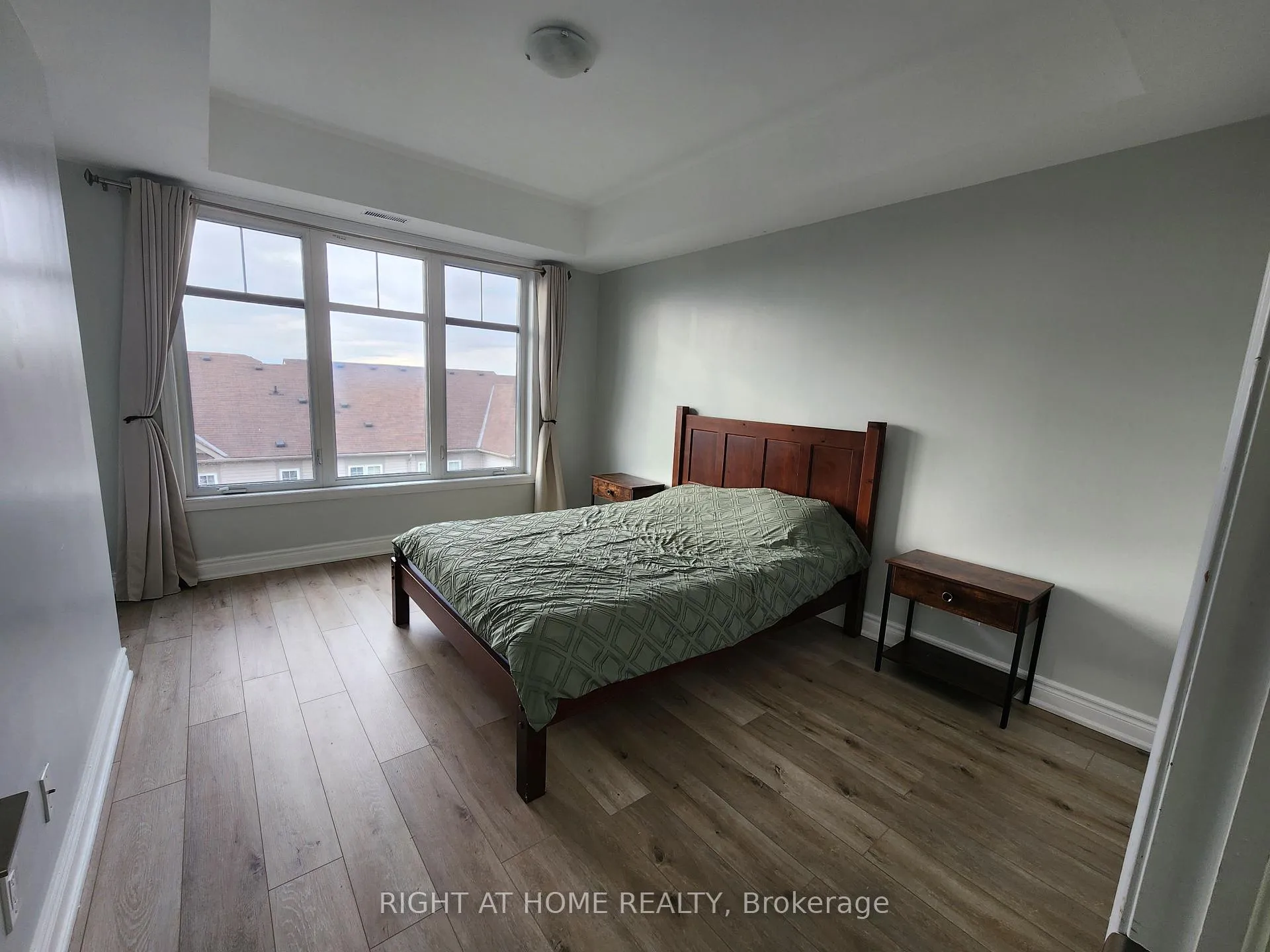 Photo 4 of Unit 413, 650 Gordon Street, Whitby, Port Whitby — HOMEH