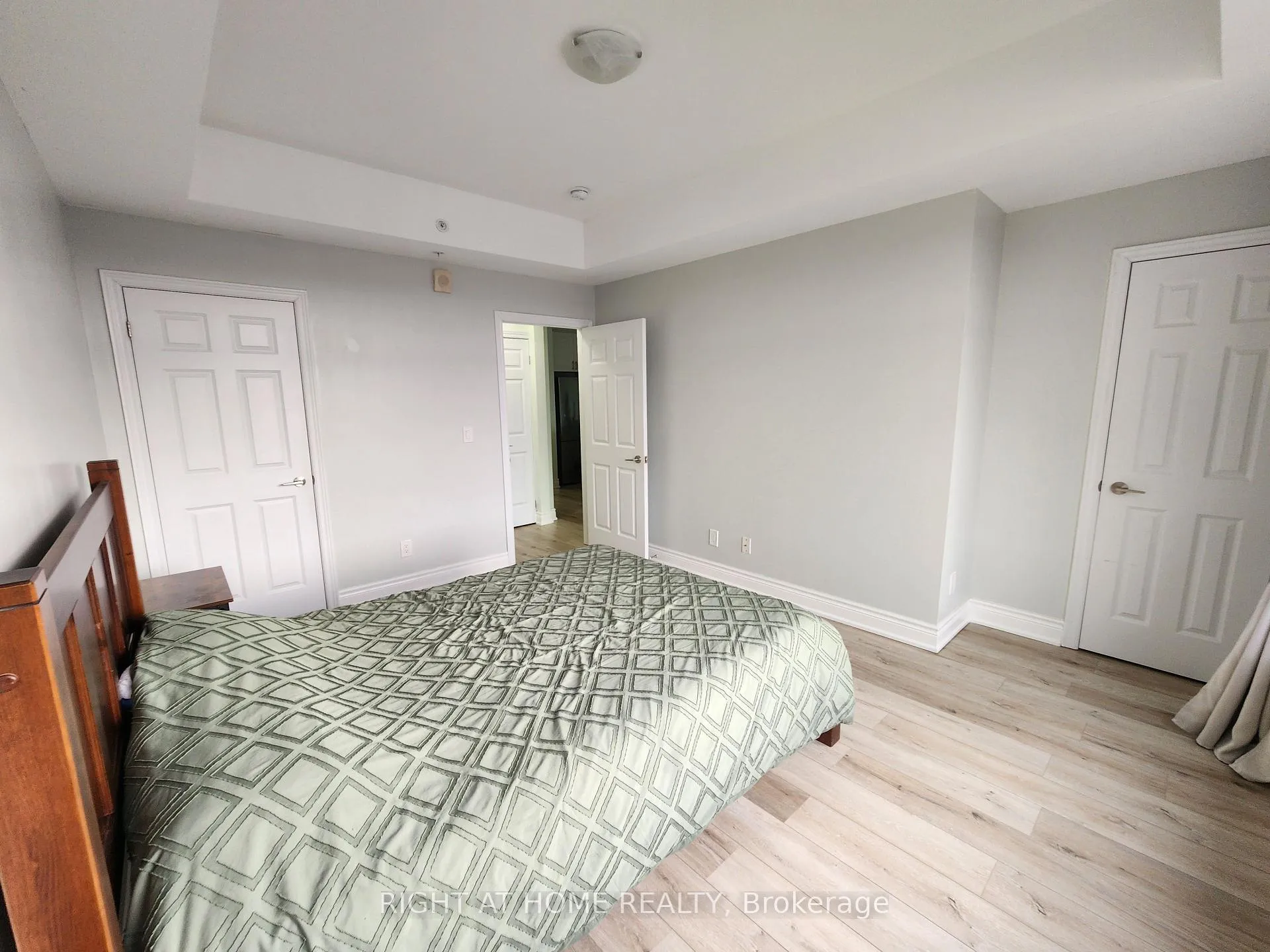 Photo 5 of Unit 413, 650 Gordon Street, Whitby, Port Whitby — HOMEH
