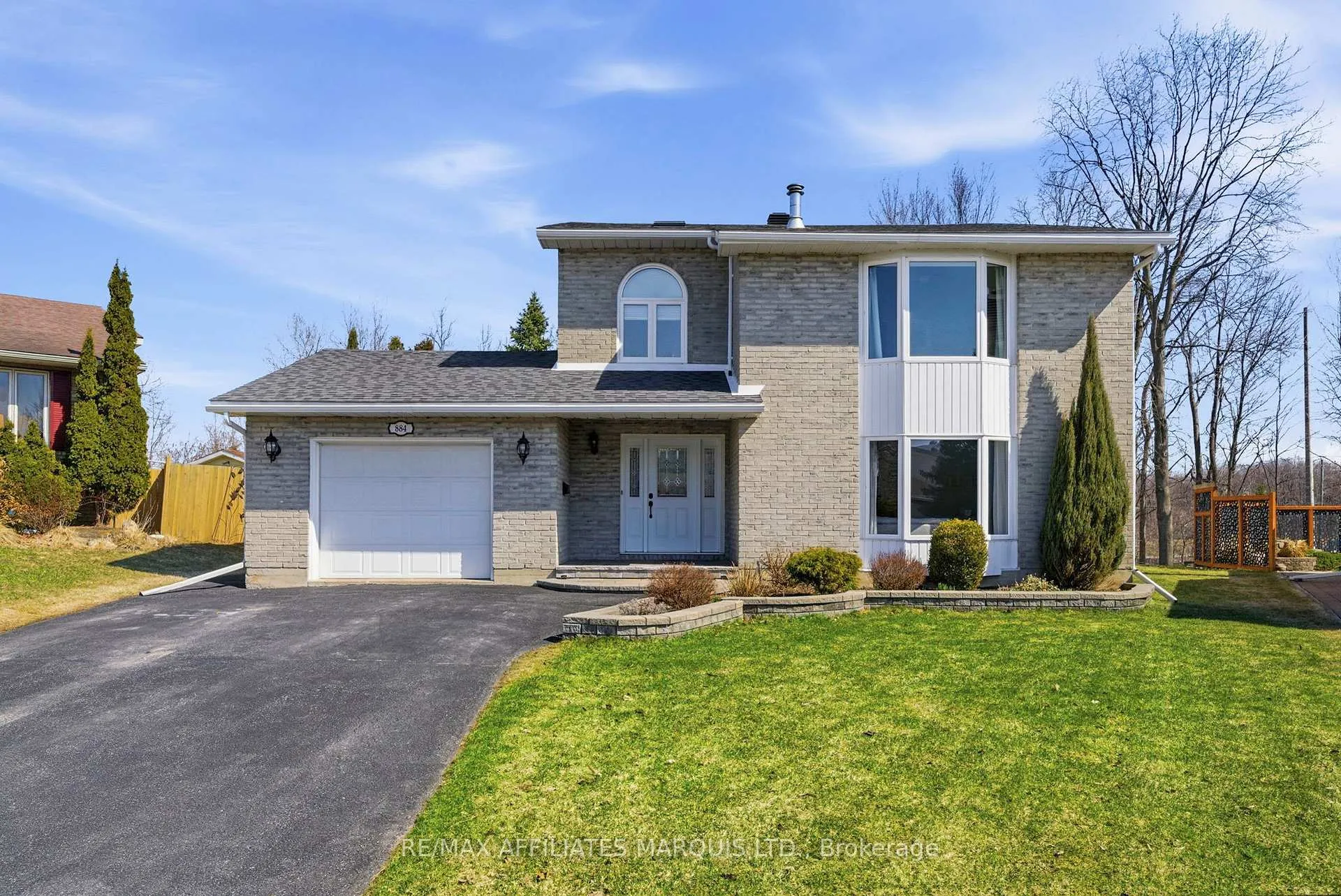Photo 1 of 884 Kenyon Crescent, Cornwall — HOMEH