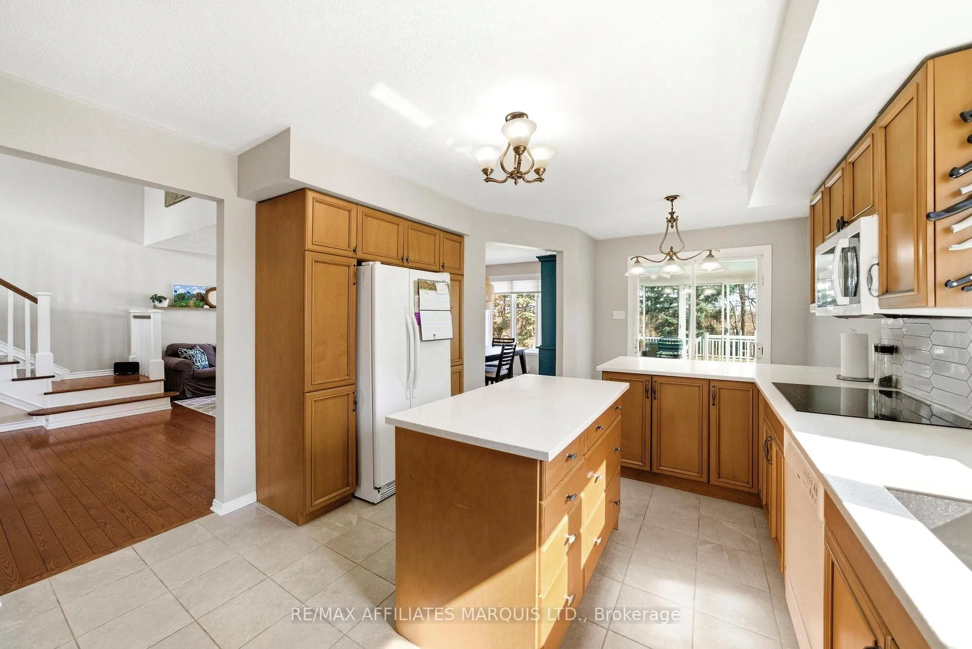 Photo 8 of 884 Kenyon Crescent, Cornwall — HOMEH