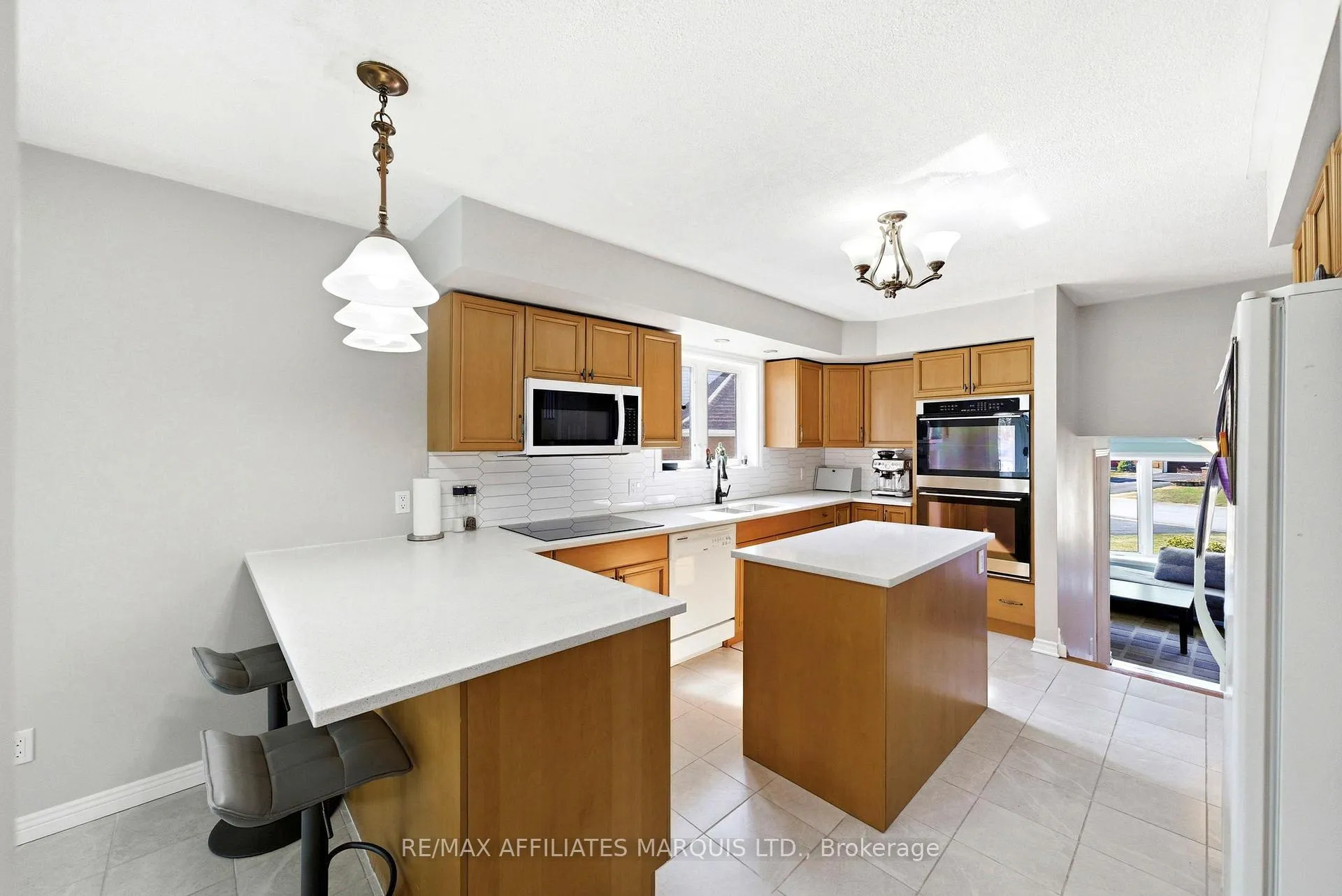 Photo 11 of 884 Kenyon Crescent, Cornwall — HOMEH