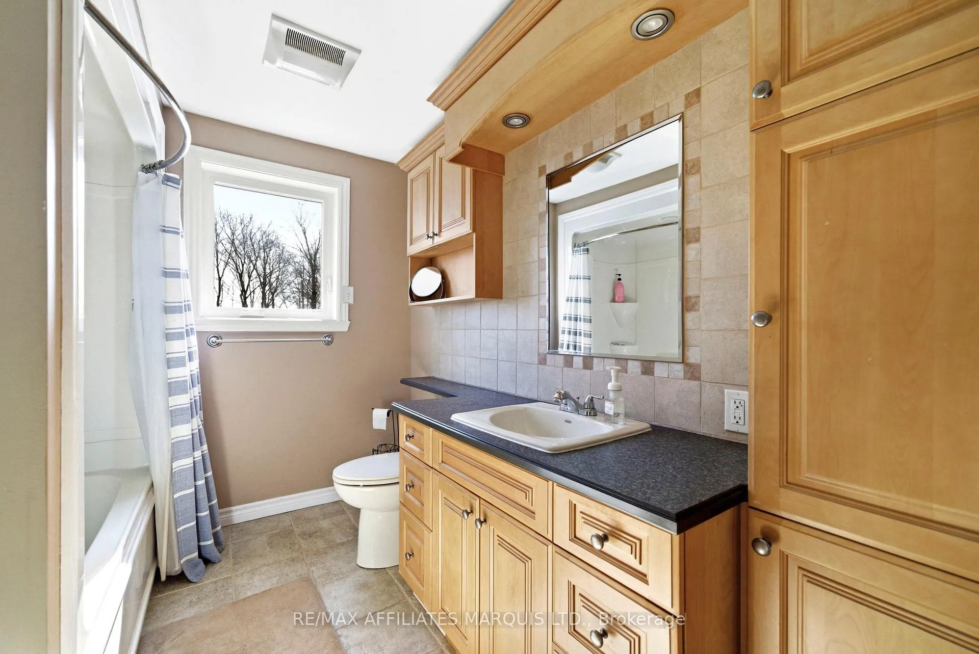 Photo 20 of 884 Kenyon Crescent, Cornwall — HOMEH