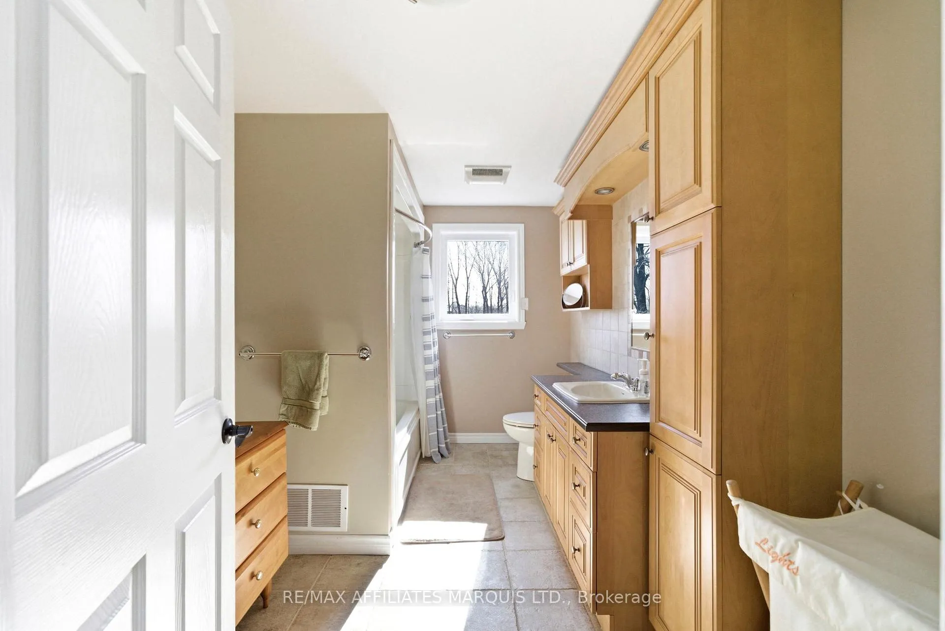 Photo 25 of 884 Kenyon Crescent, Cornwall — HOMEH