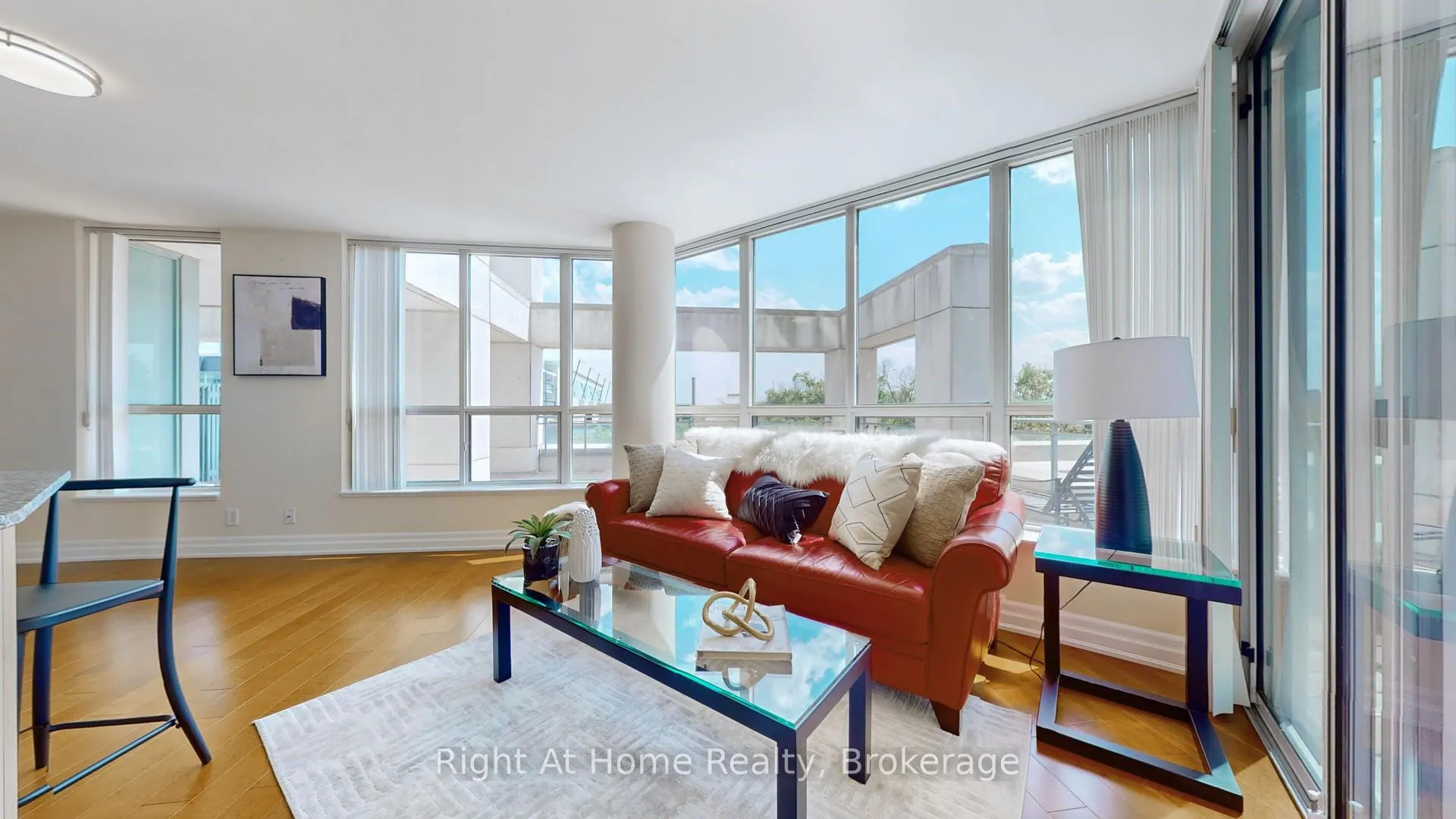 Photo 3 of Unit 209, 228 Queens Quay W, Toronto, Waterfront Communities — HOMEH