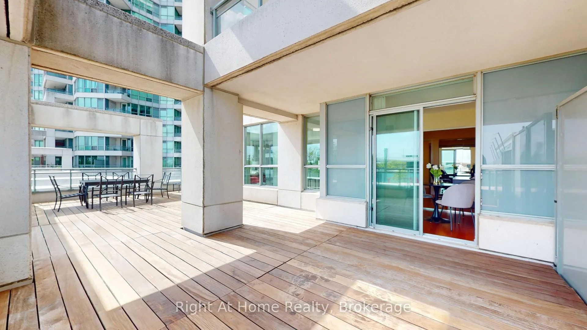 Photo 9 of Unit 209, 228 Queens Quay W, Toronto, Waterfront Communities — HOMEH