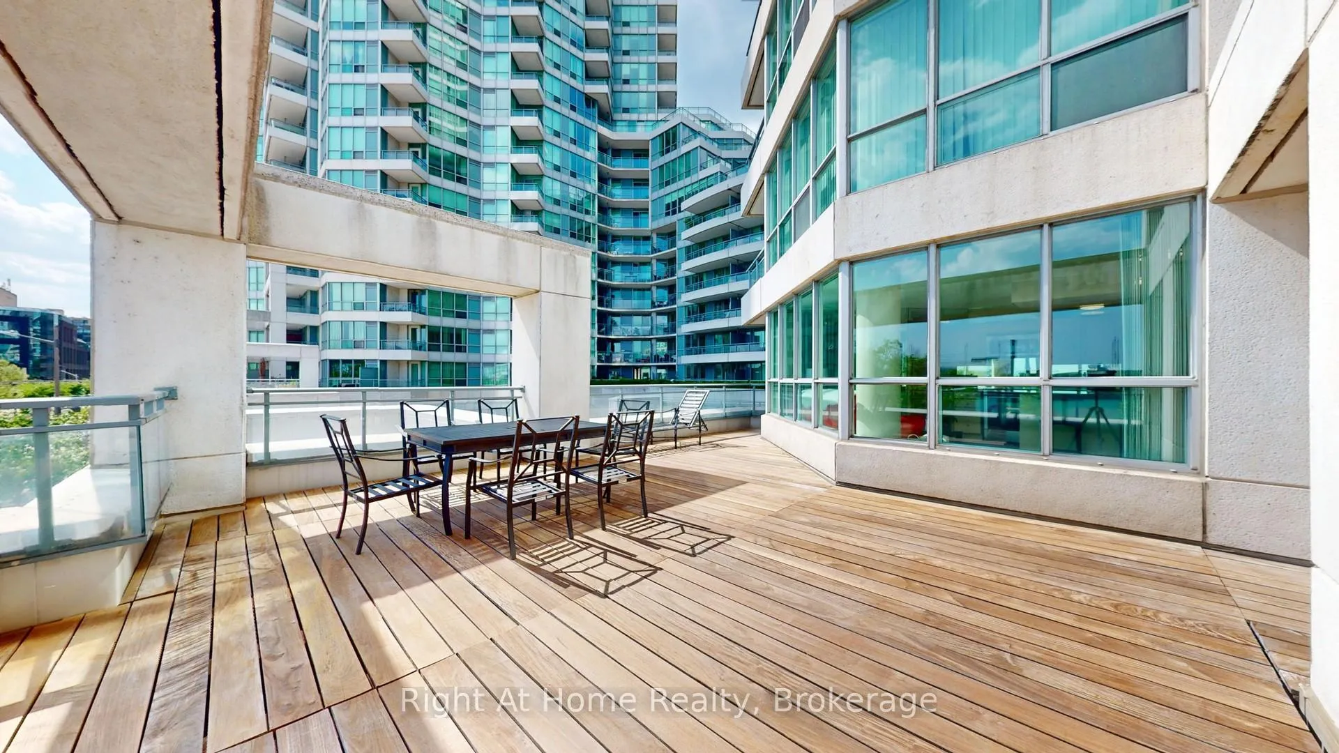 Photo 11 of Unit 209, 228 Queens Quay W, Toronto, Waterfront Communities — HOMEH