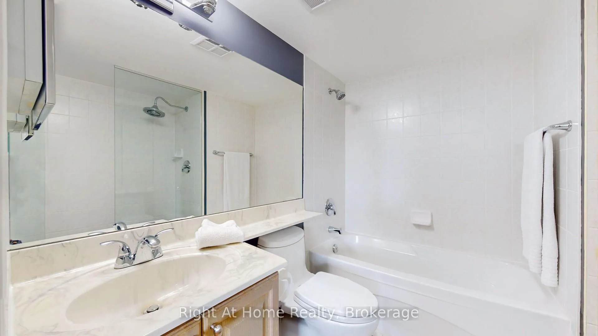Photo 16 of Unit 209, 228 Queens Quay W, Toronto, Waterfront Communities — HOMEH