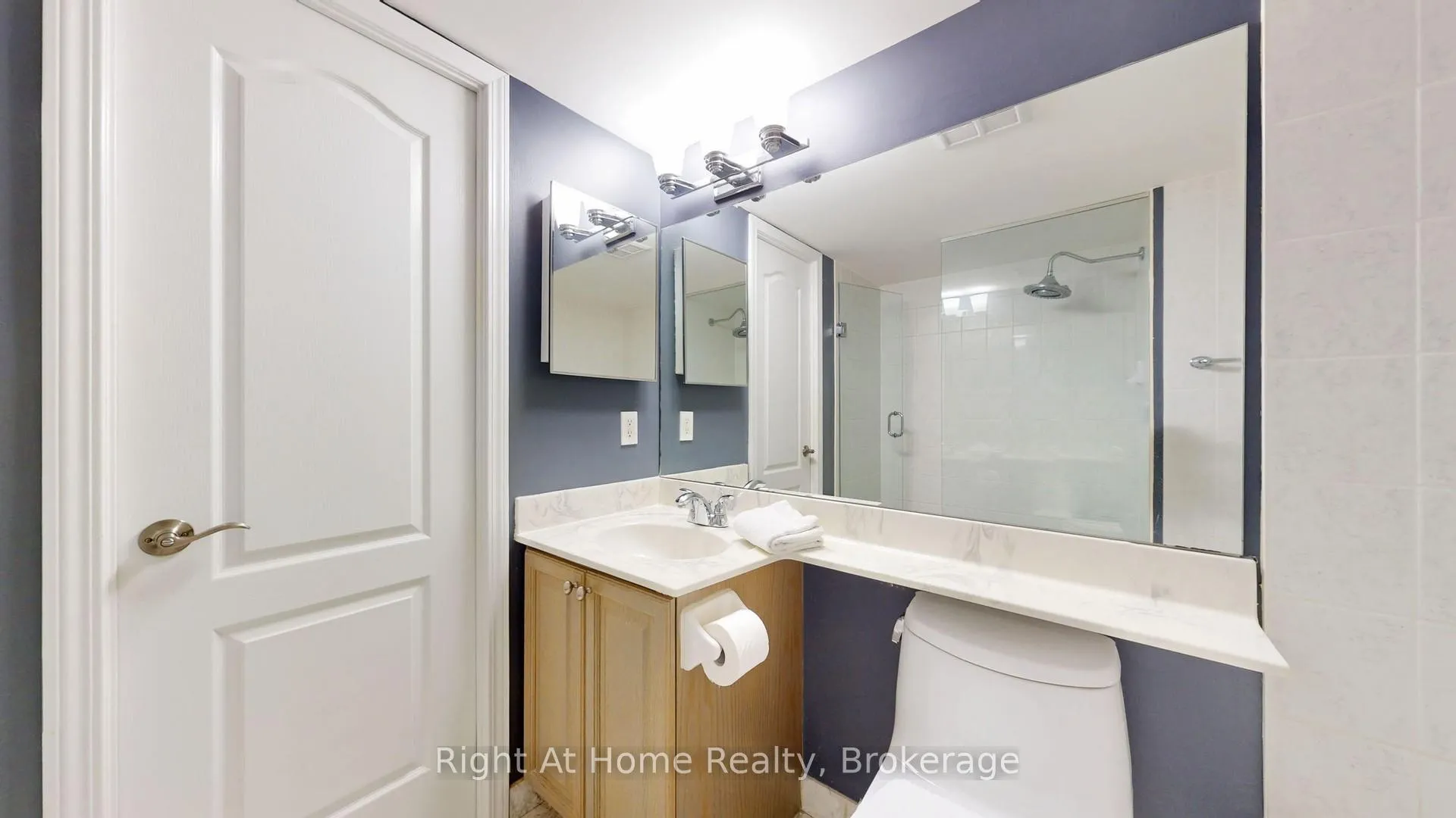 Photo 17 of Unit 209, 228 Queens Quay W, Toronto, Waterfront Communities — HOMEH