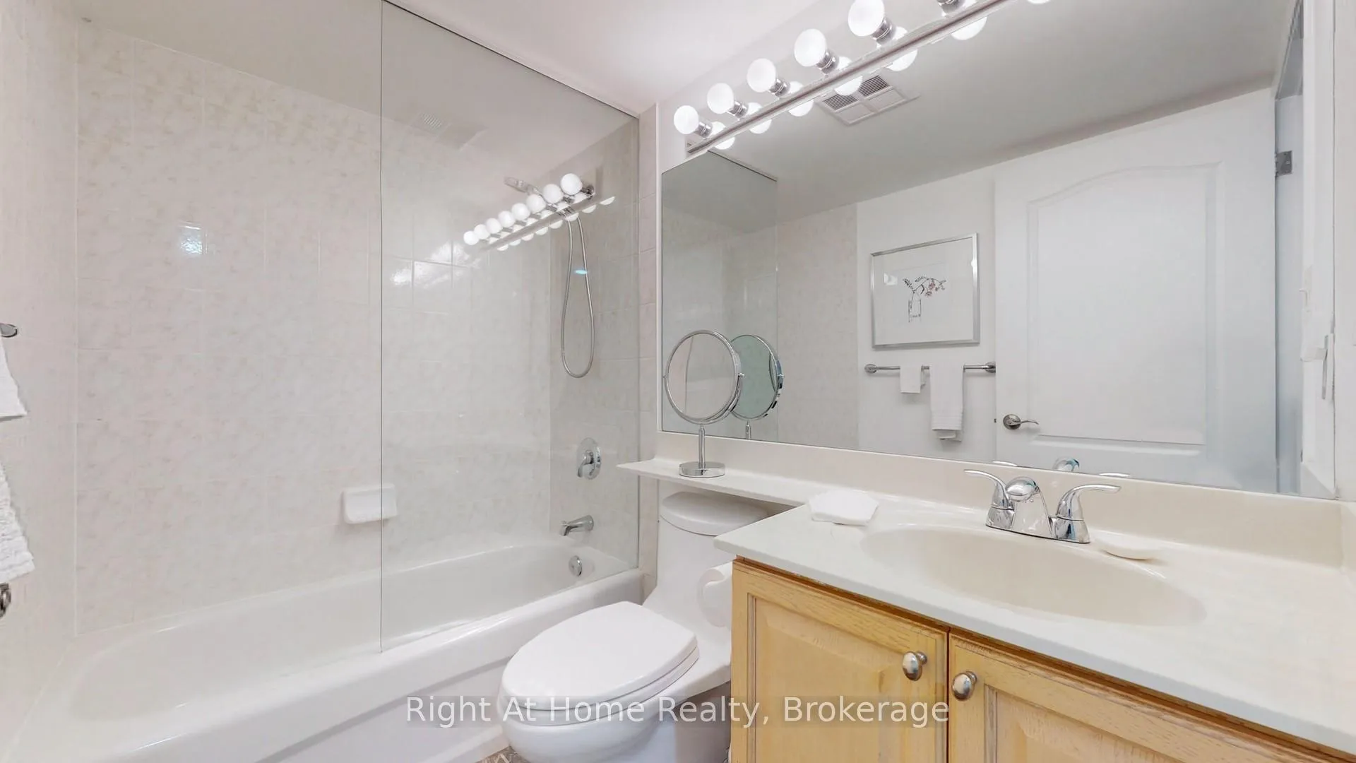 Photo 21 of Unit 209, 228 Queens Quay W, Toronto, Waterfront Communities — HOMEH