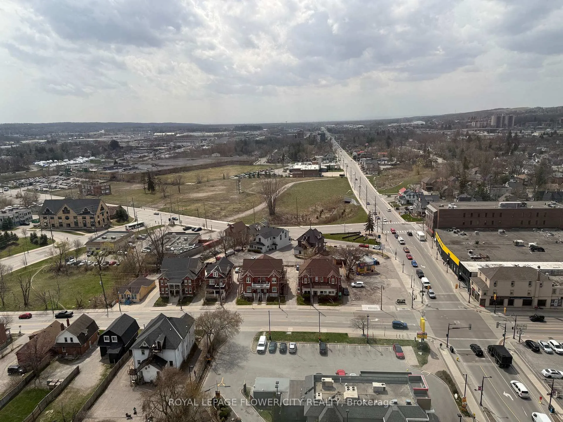 Photo 11 of Unit 1801, 39 Mary Street, Barrie, City Centre — HOMEH