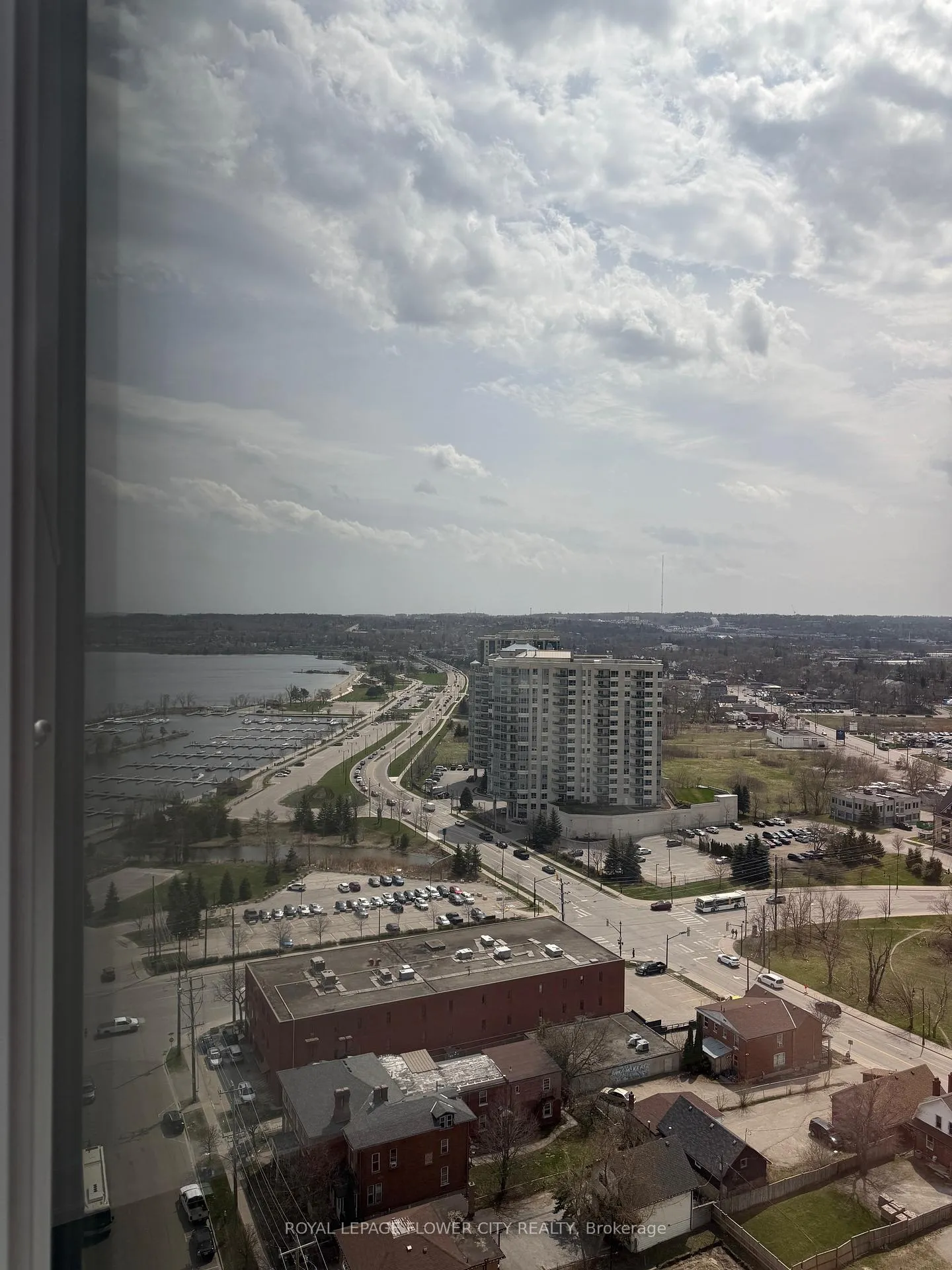 Photo 12 of Unit 1801, 39 Mary Street, Barrie, City Centre — HOMEH