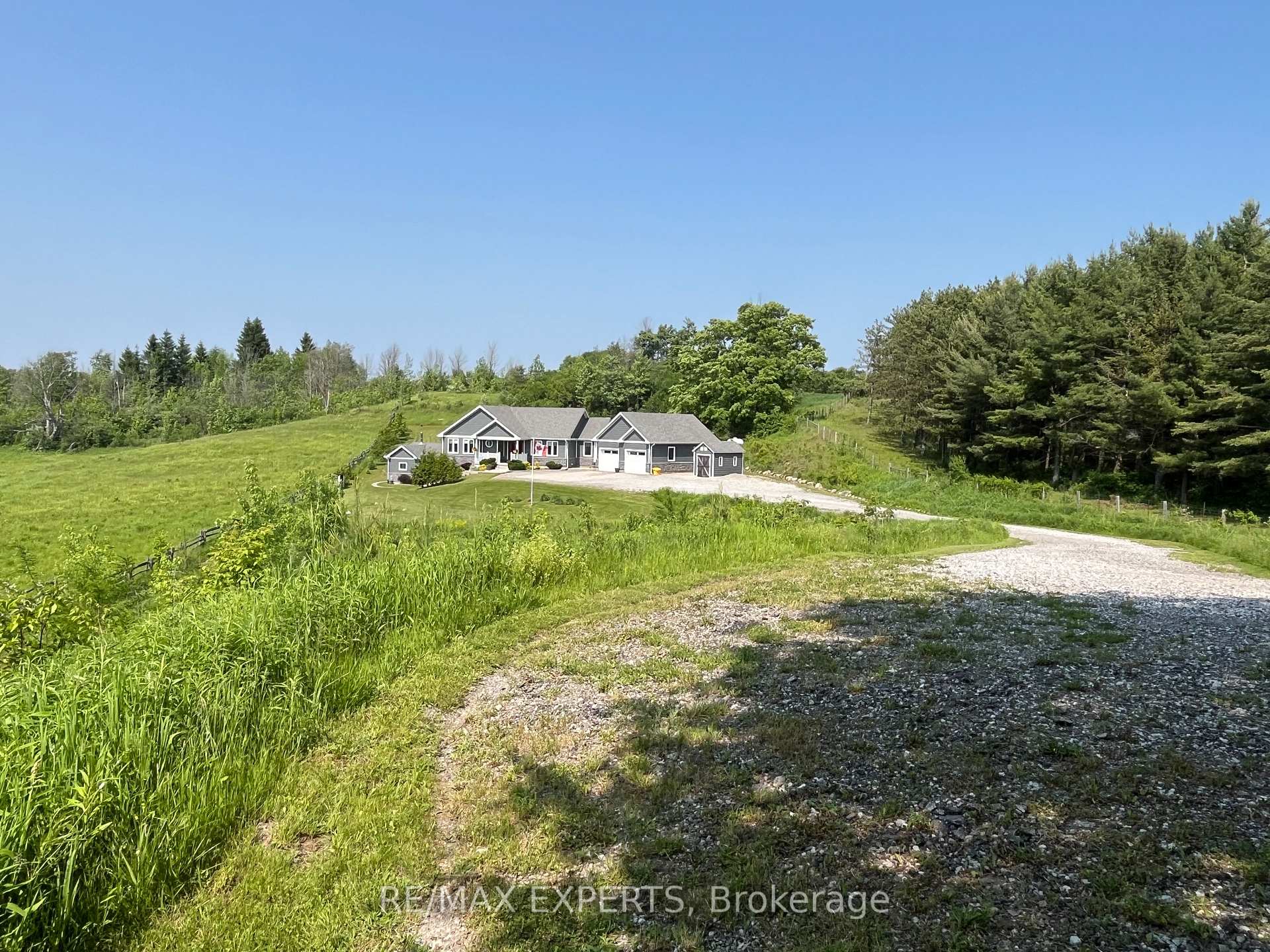 Photo 2 of 5541 Trafalgar Road, Erin, Rural Erin — HOMEH