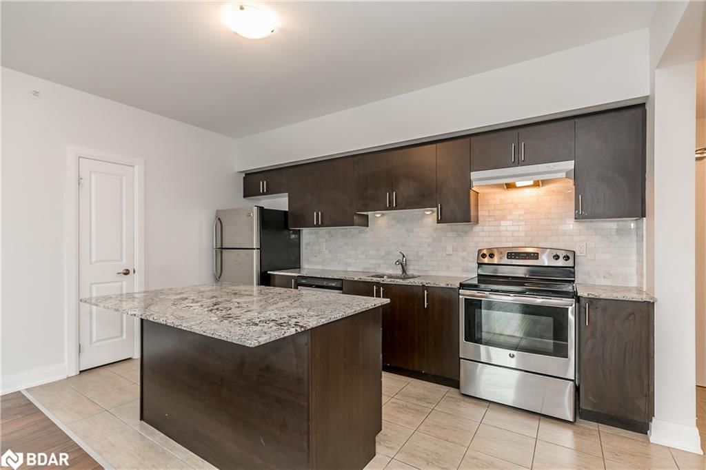 Photo 3 of Unit 310, 299 Cundles Road E, Barrie, East — HOMEH